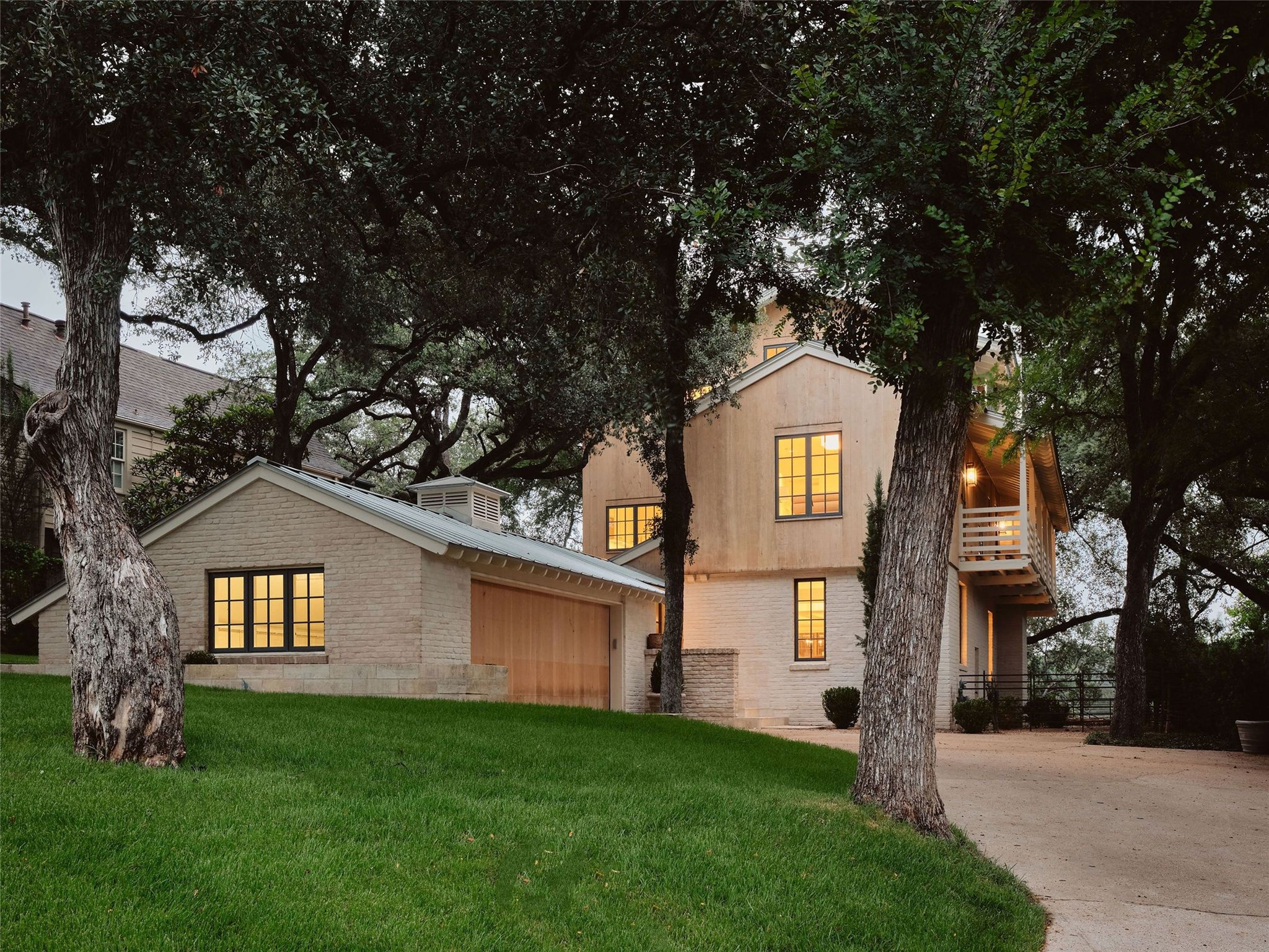 1012 Gaston Ave — photo