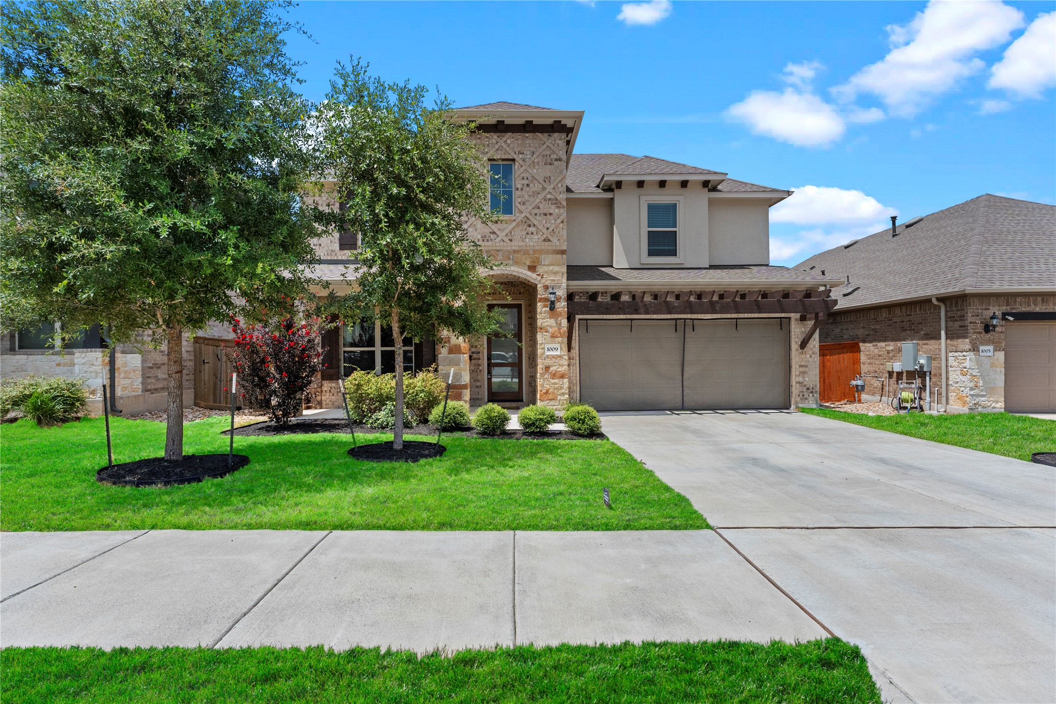 1009 Amber Creek Way — photo