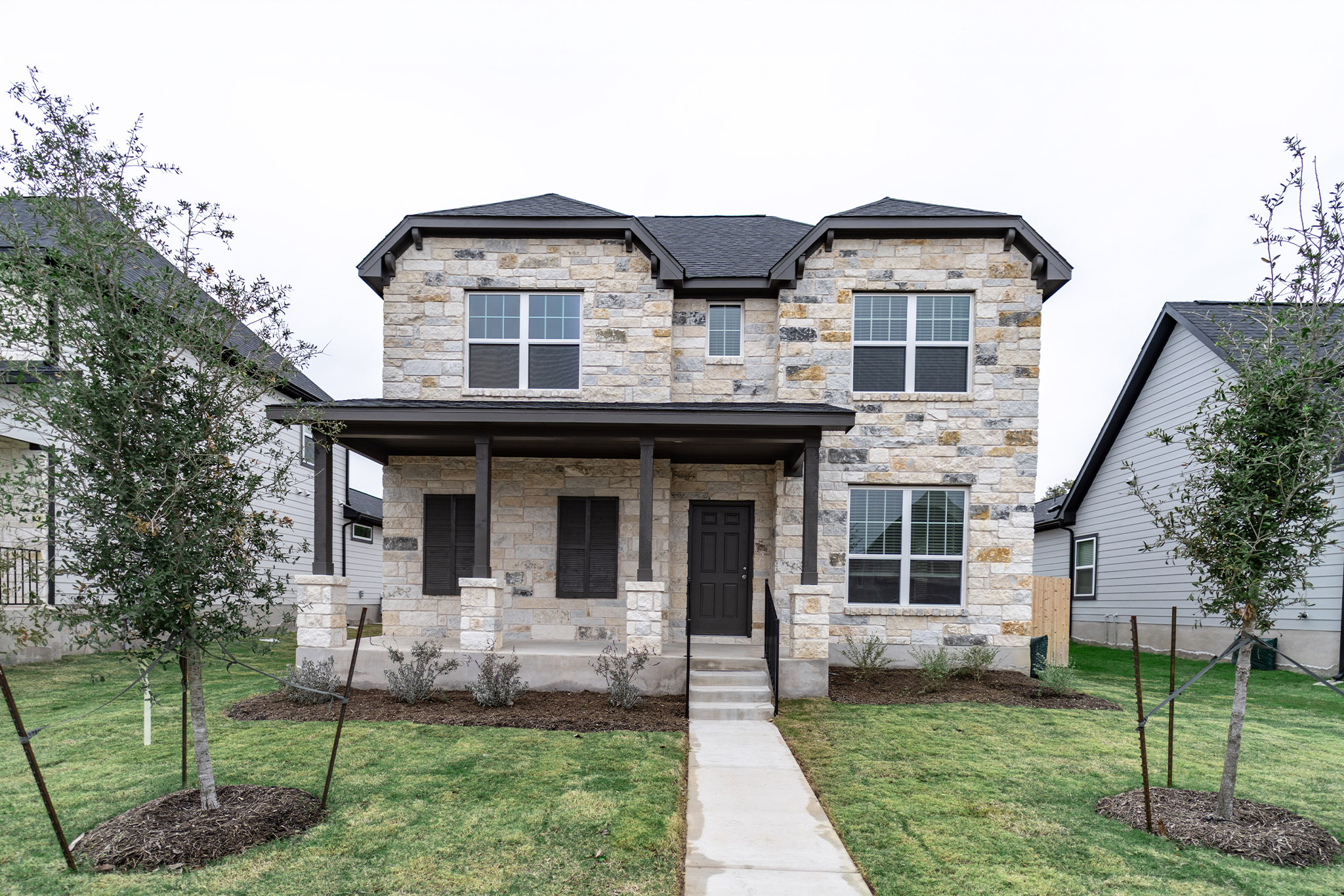 224 Villars Dr — photo