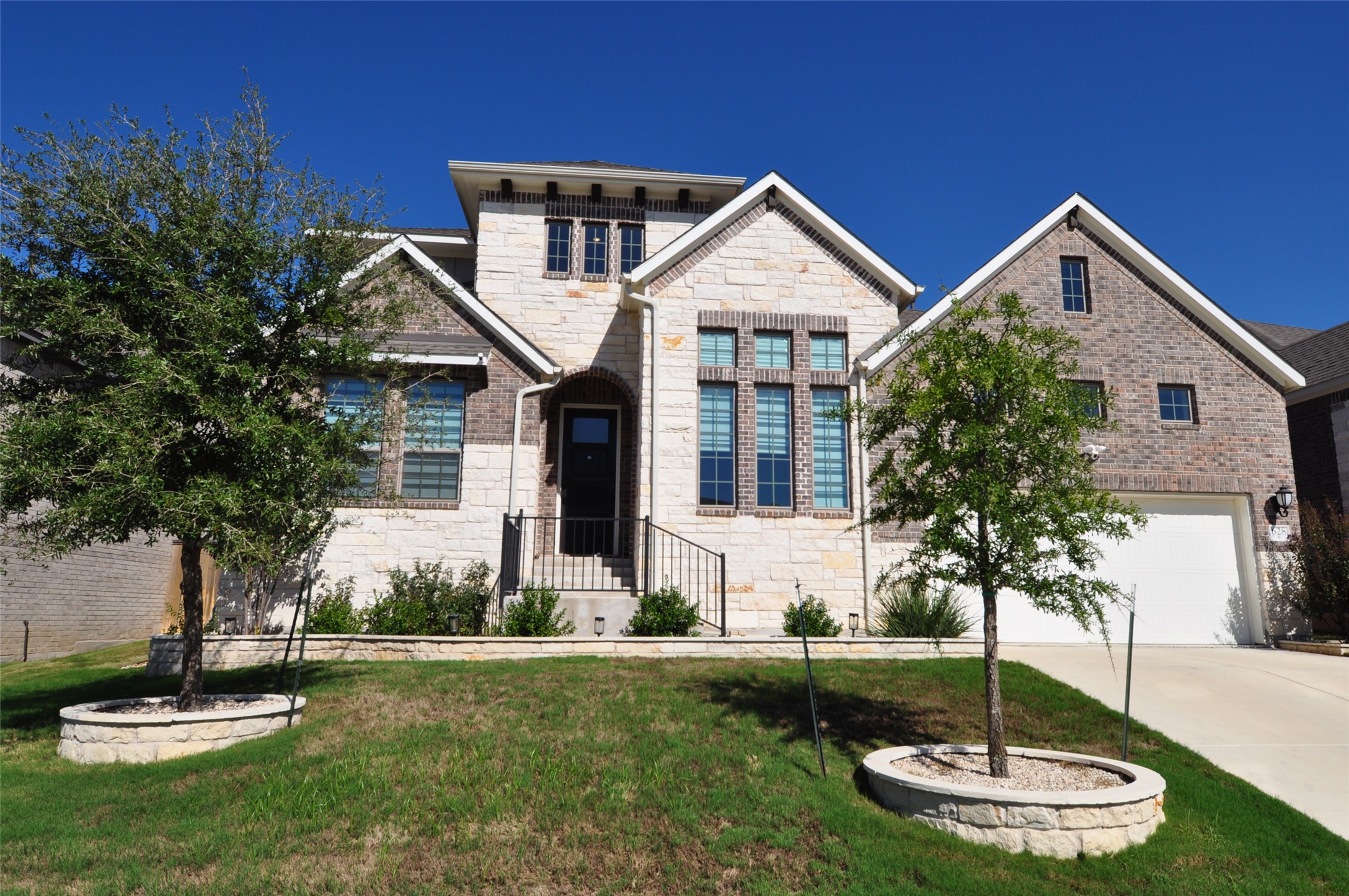 628 Altea Dr — photo
