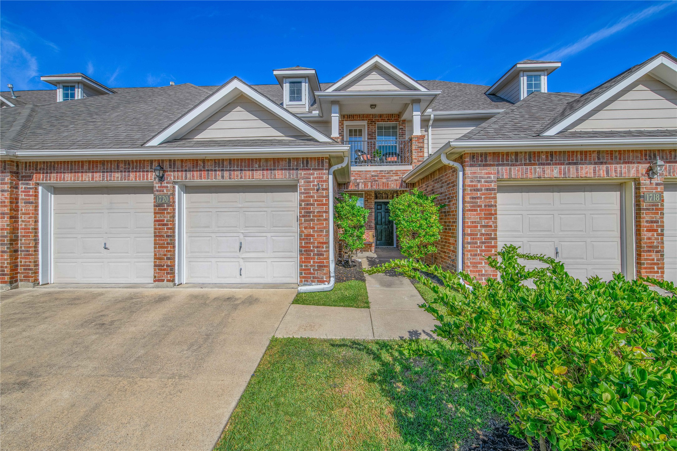 1720 Heath Dr — photo
