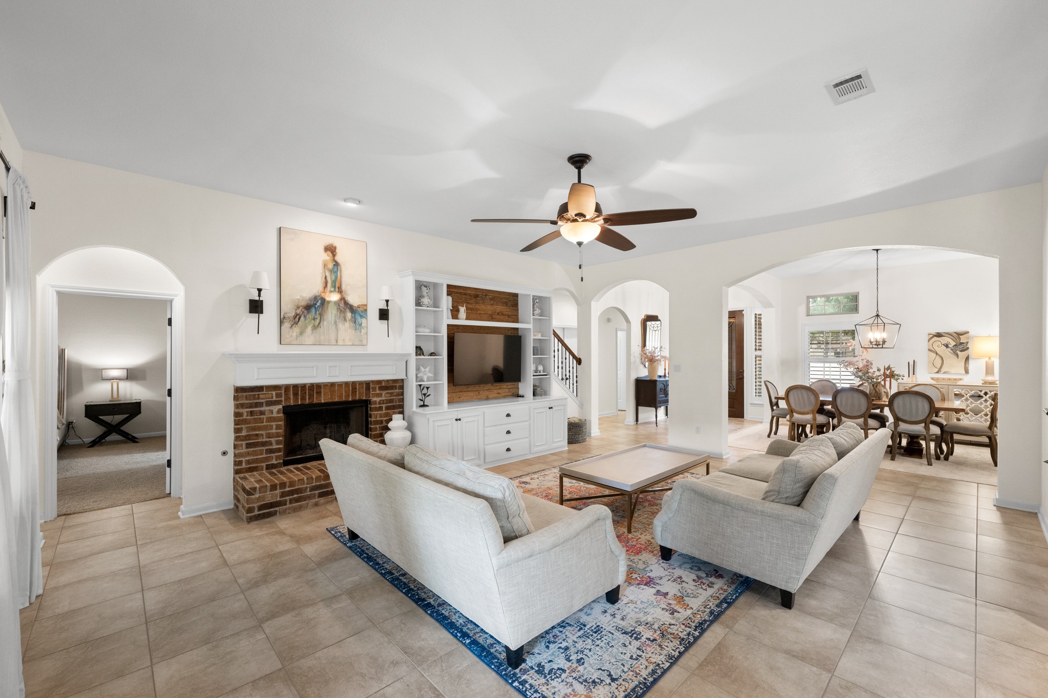 5025 Pyrenees Pass — photo
