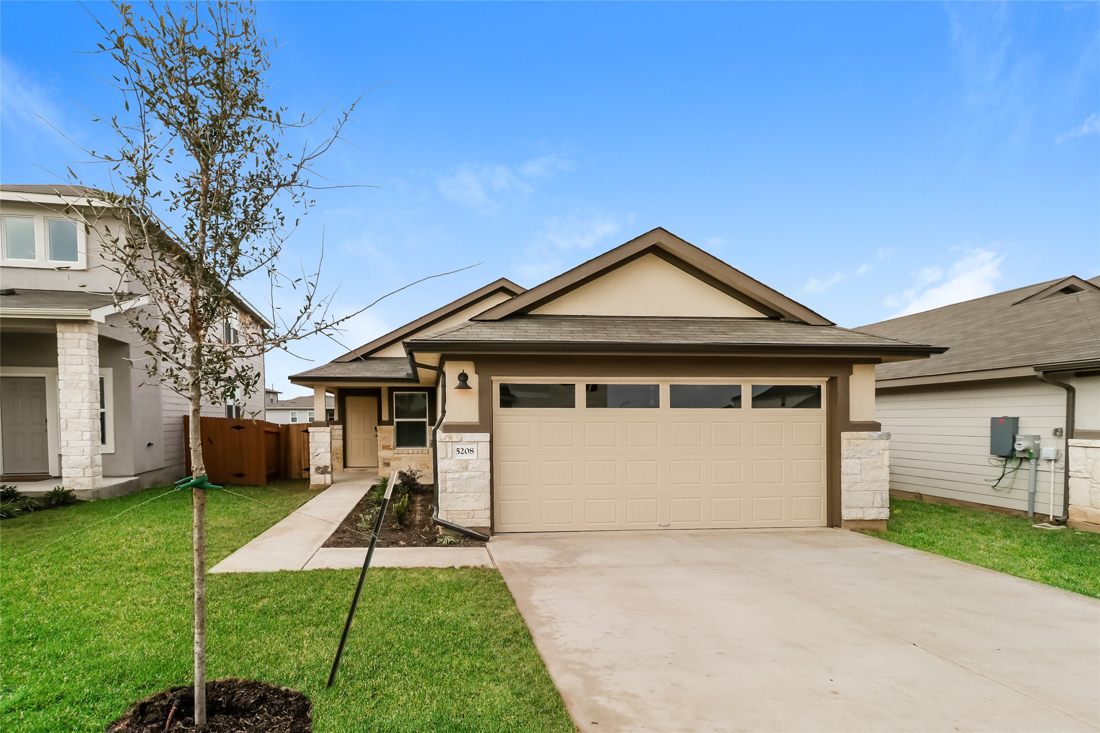 5208 Saddle Club Dr — photo