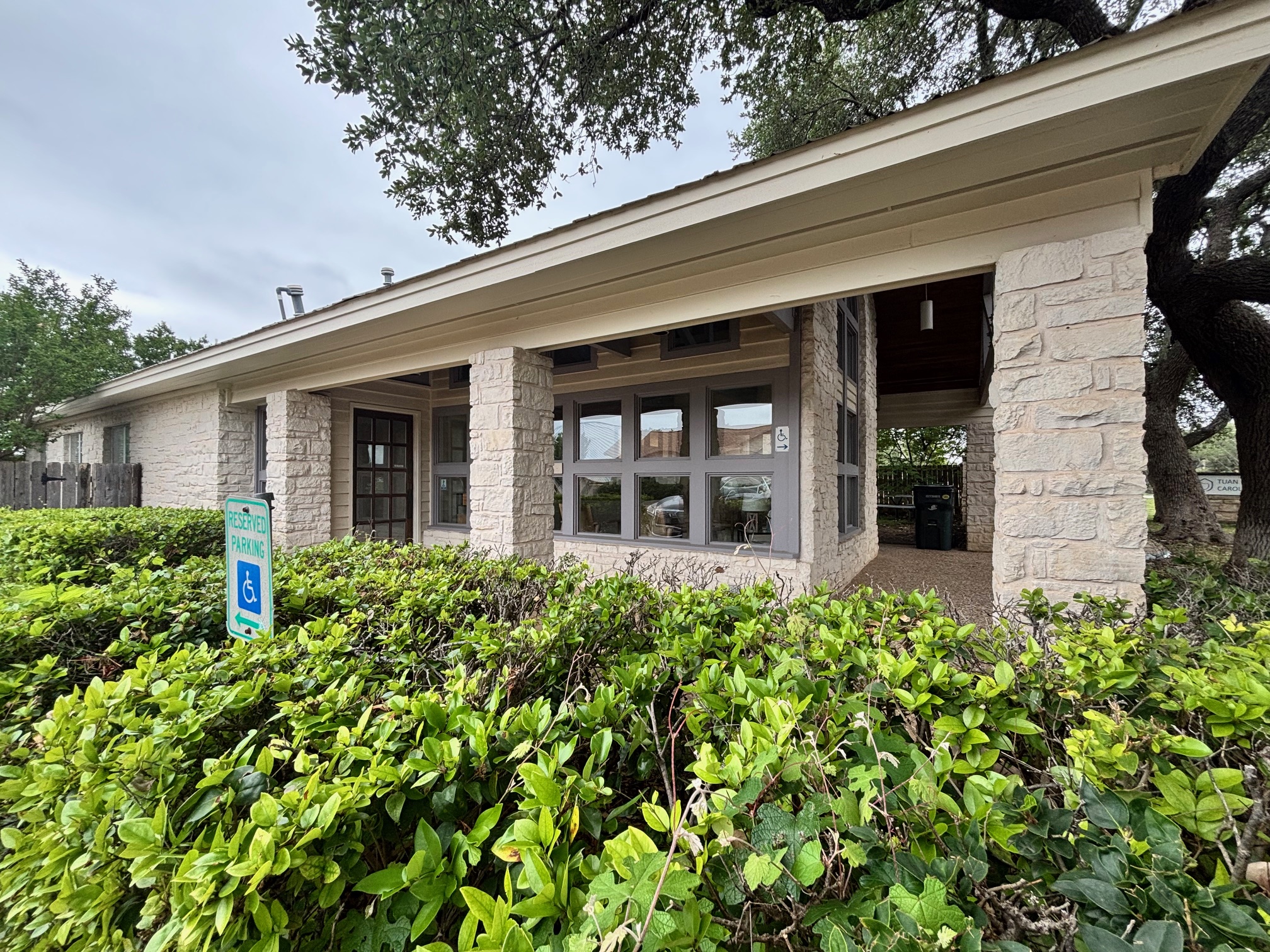 3737 Williams Dr — photo