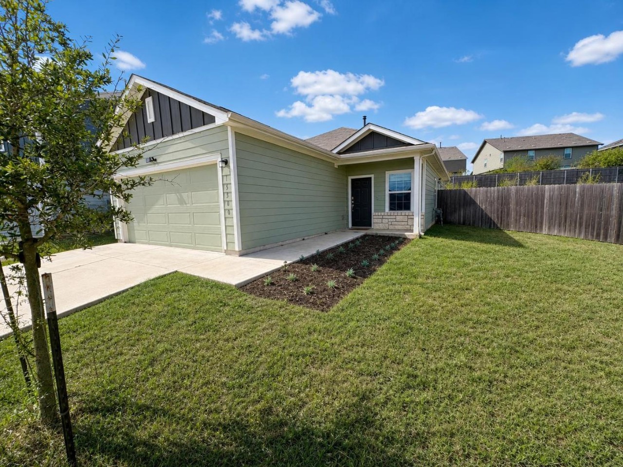 15300 Grenadine Bloom CV — photo