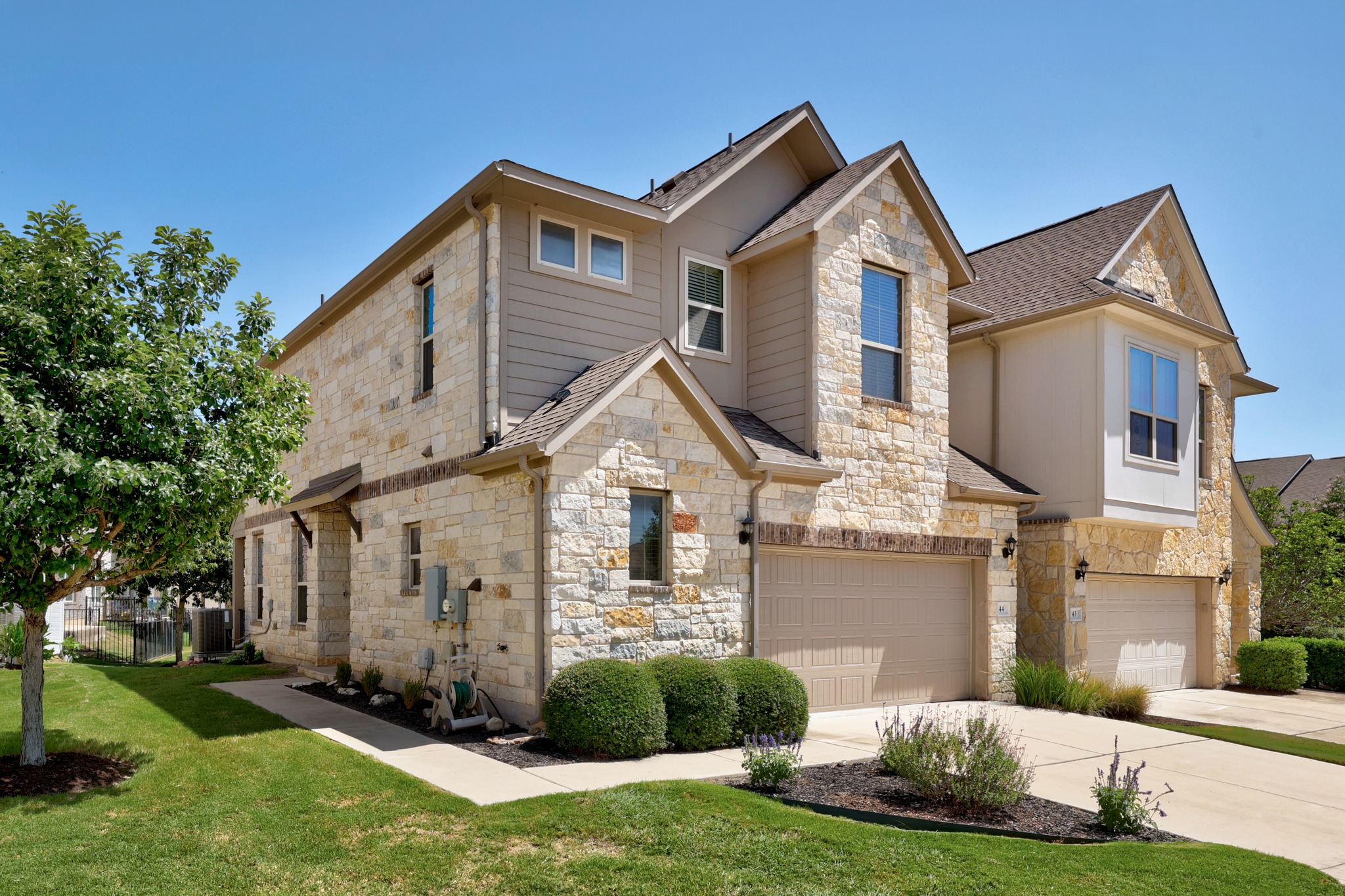 2105 Town Centre Dr 44 — photo