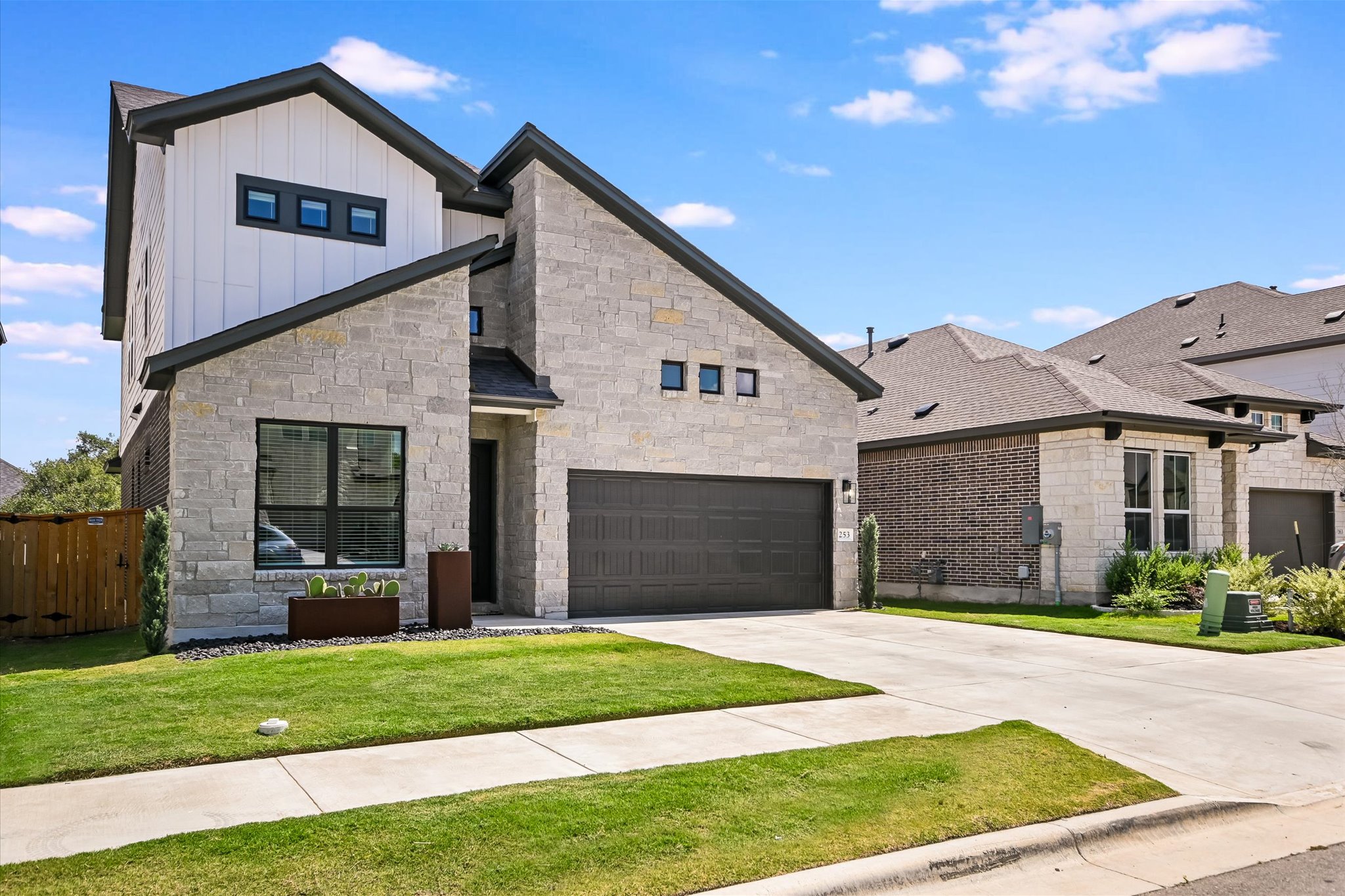 253 Darley Oak Dr — photo