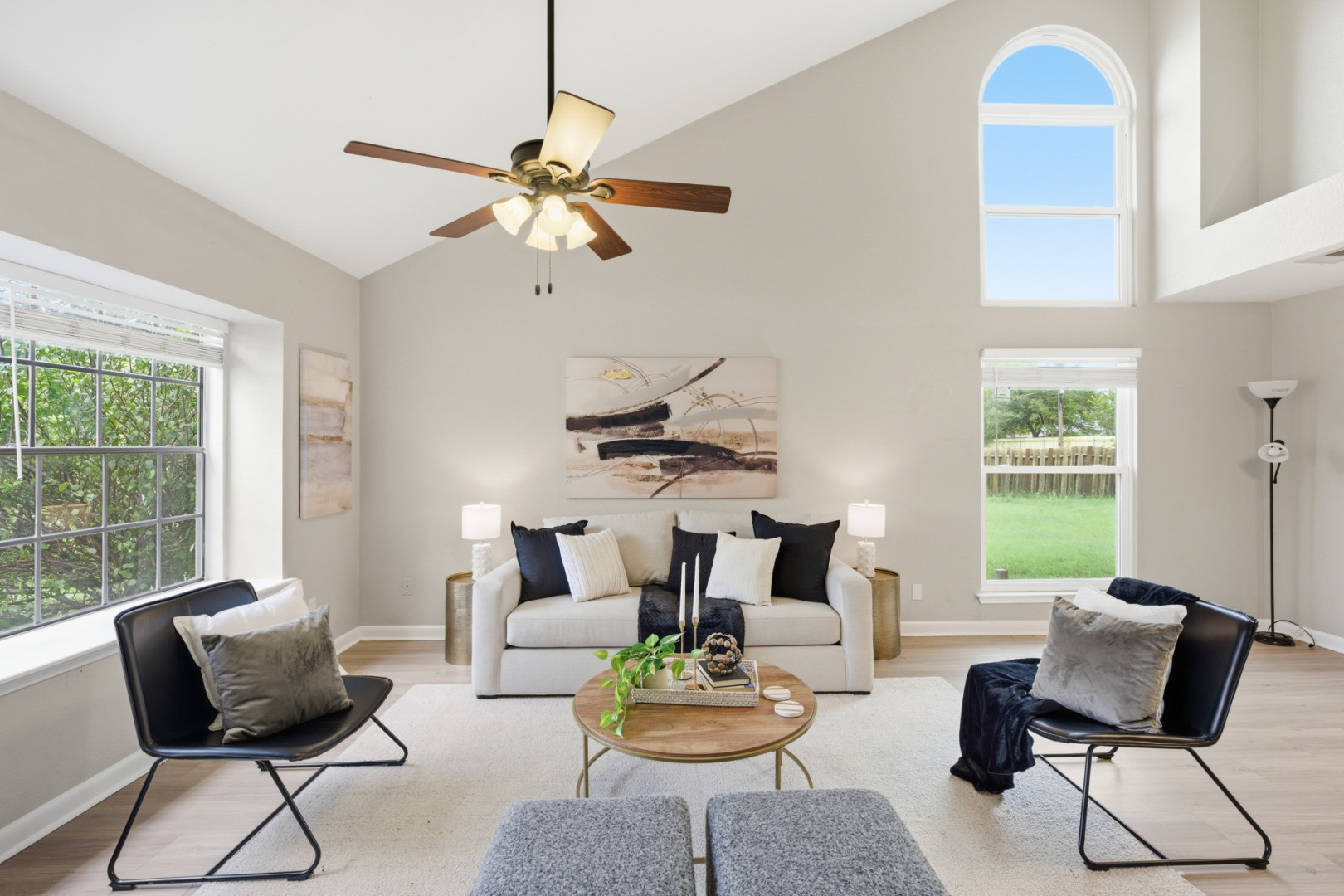 1701 Hunters Trl — photo