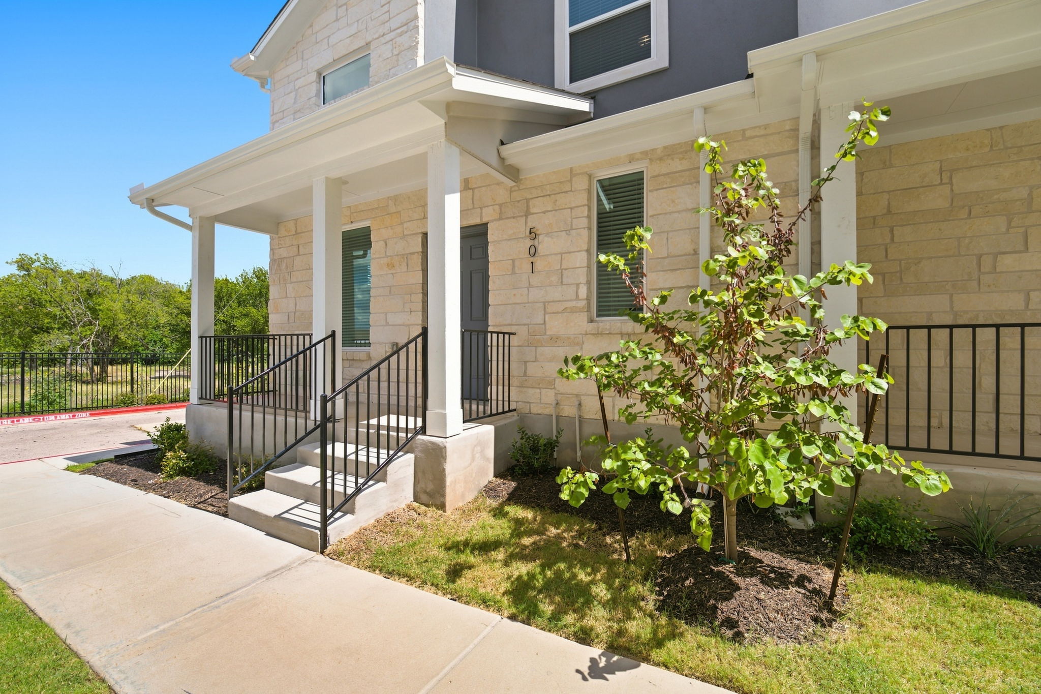 500 Municipal Dr 501 — photo
