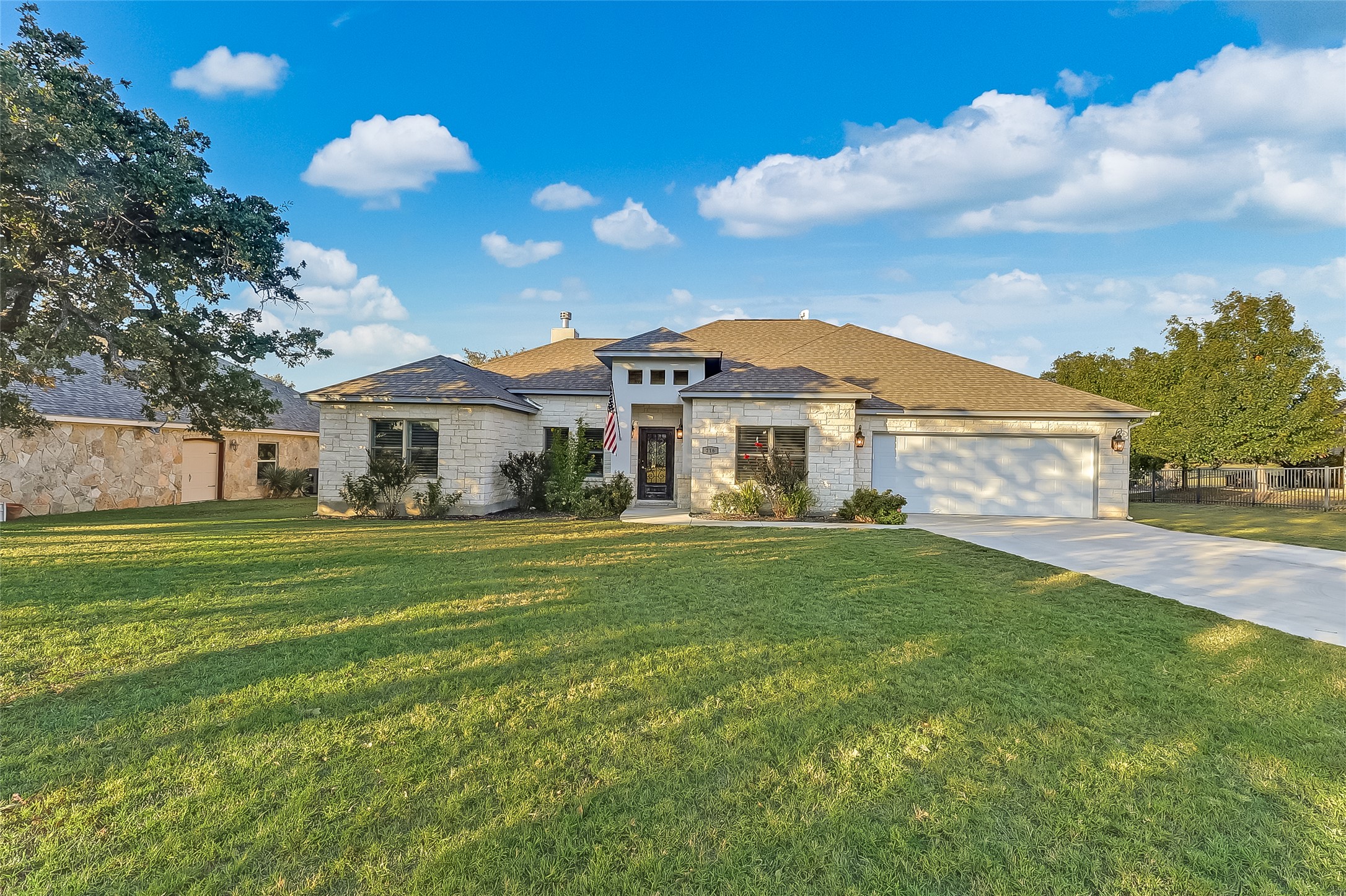 216 Enclave Dr — photo
