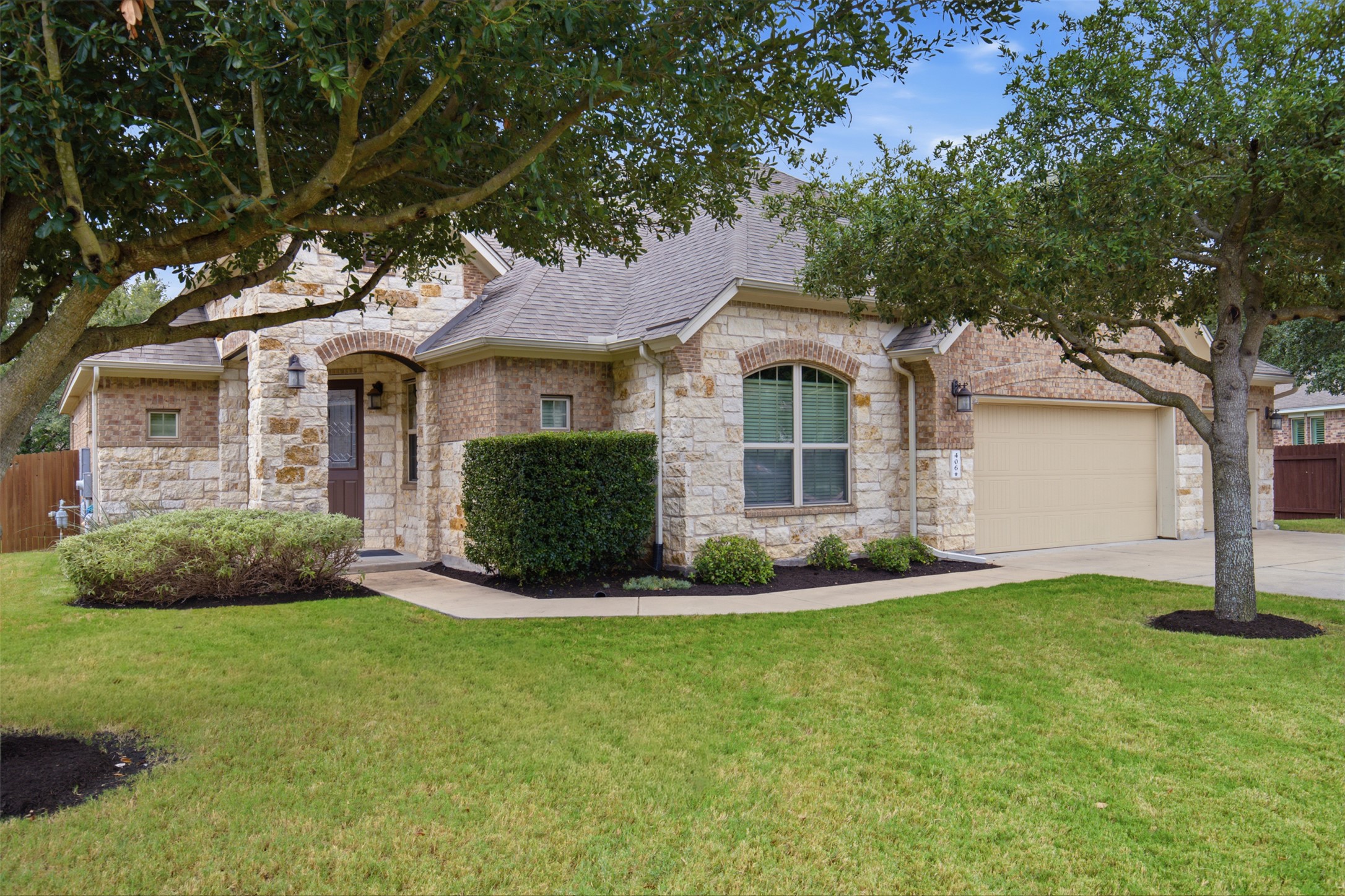 406 Summer Vista CV — photo