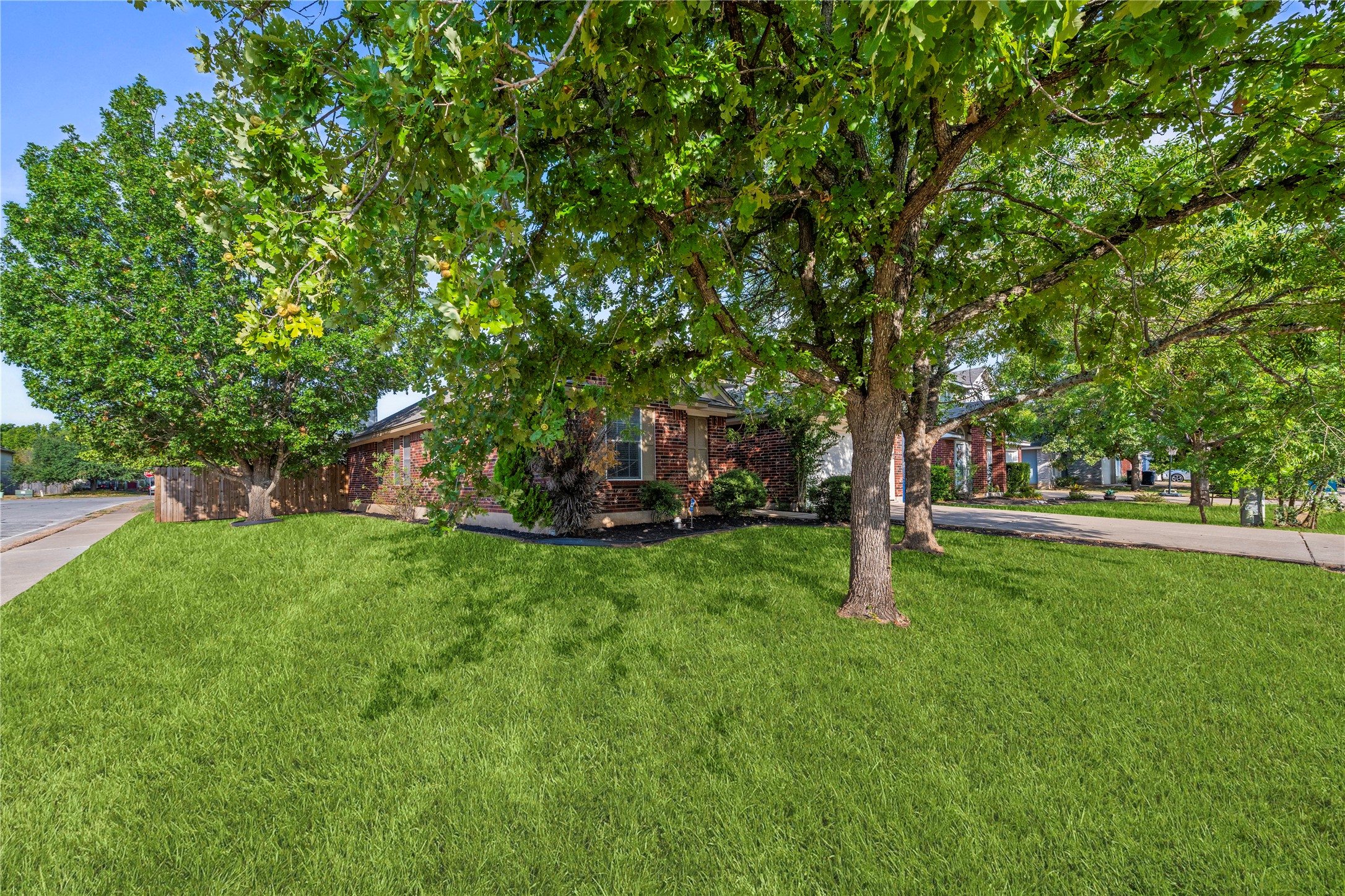 701 Sparkling Brook Ln — photo