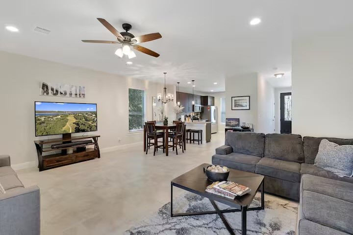 585 Demarett Dr — photo