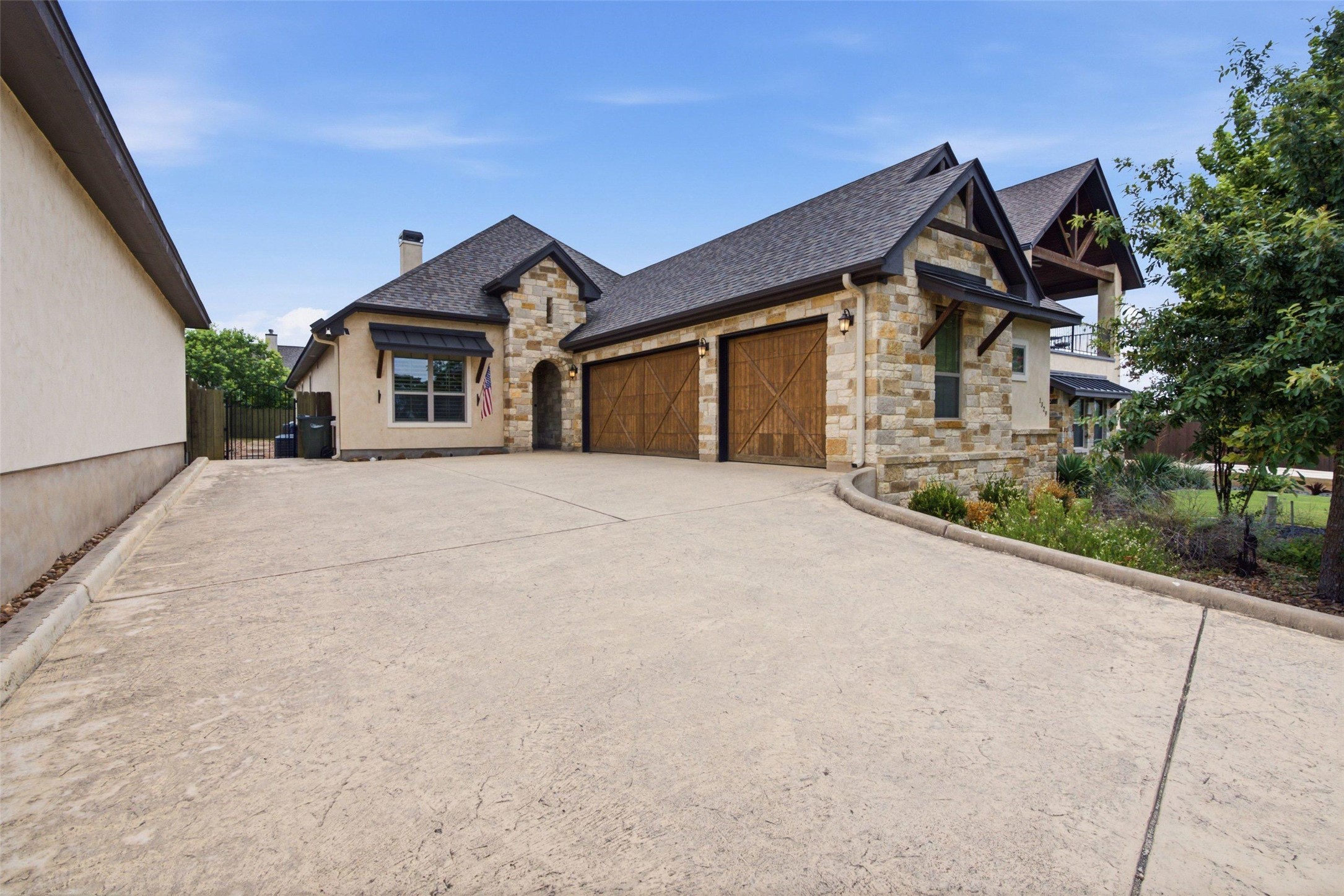 1329 River Place Dr — photo