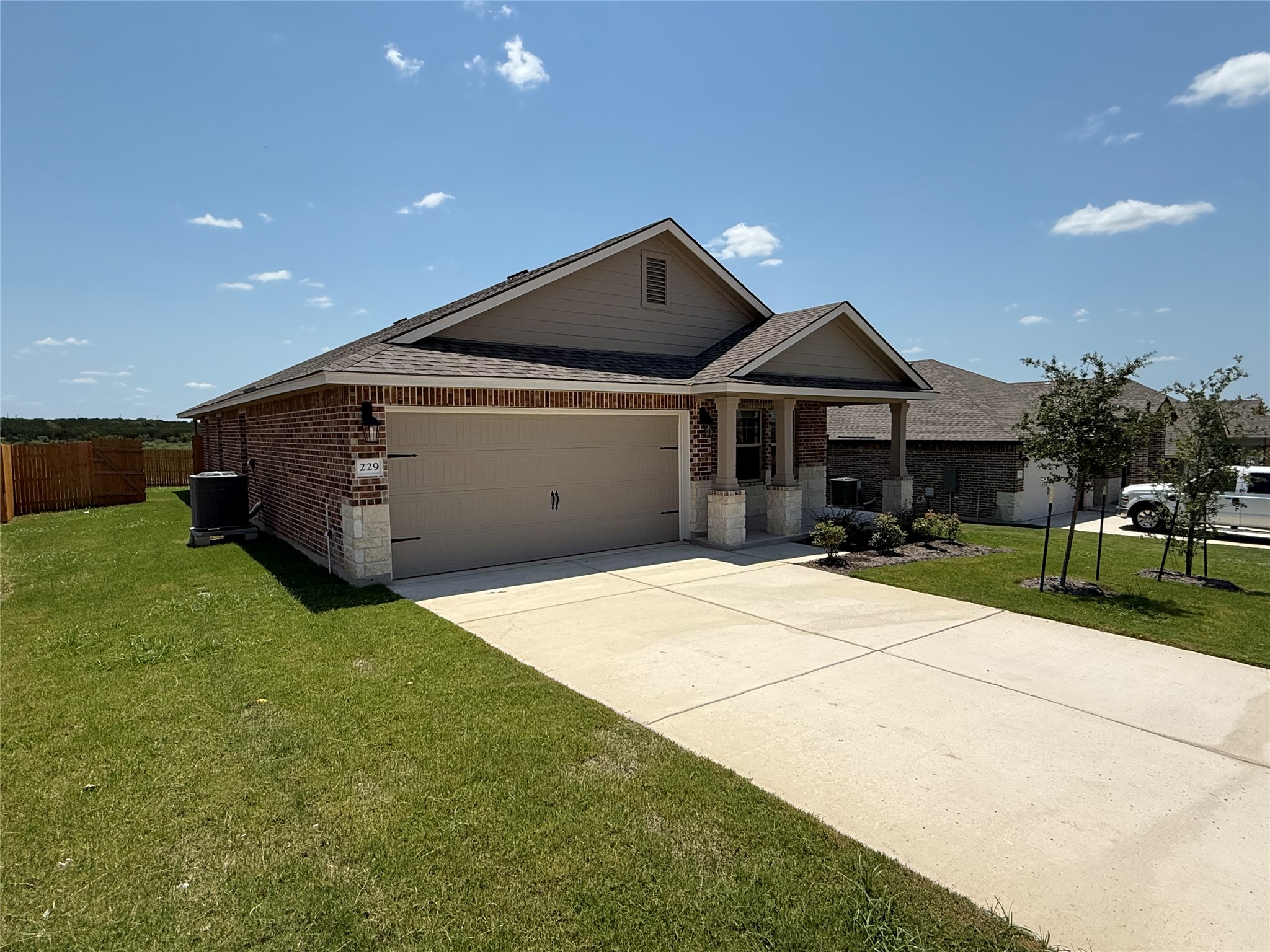 229 Creekfall Rd — photo