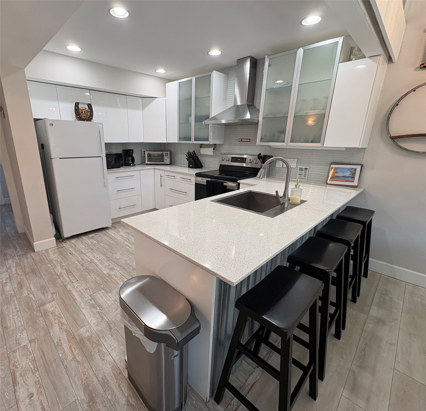 553 Demarett Dr — photo