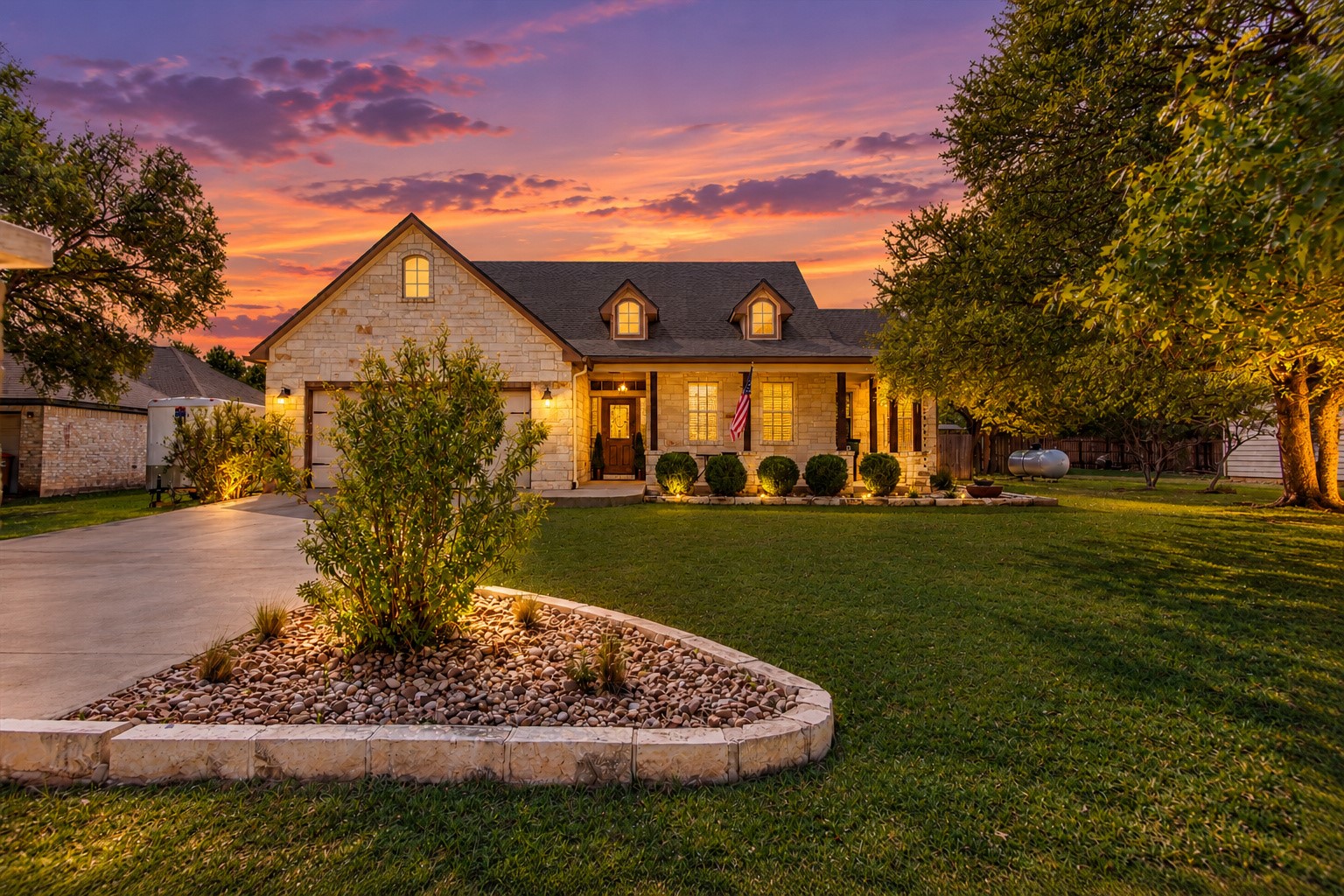 27 Whispering Valley Dr — photo