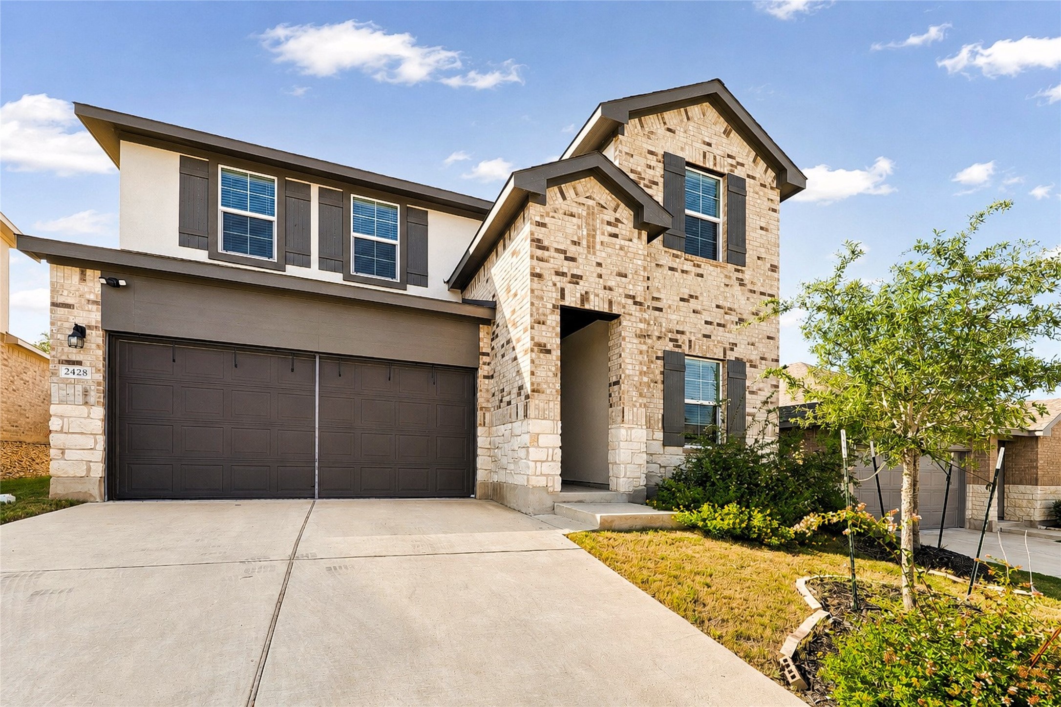 2428 Hackamore Dr — photo