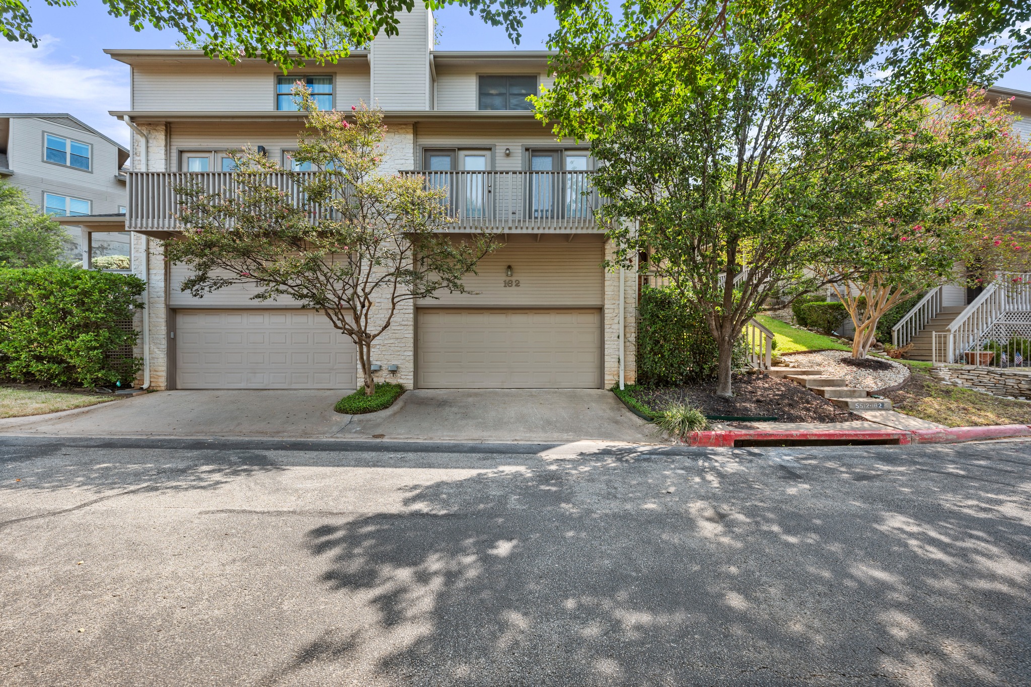 5512 Oakwood CV 162 — photo