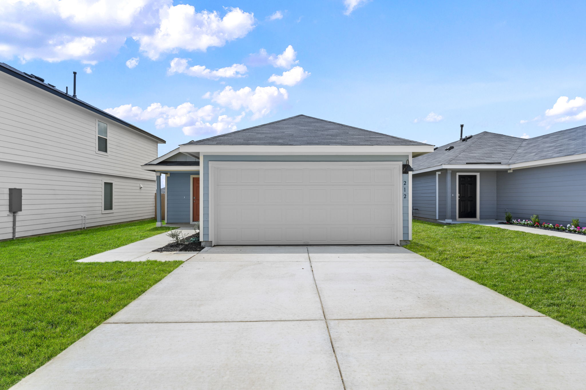 212 Surrey Oaks — photo