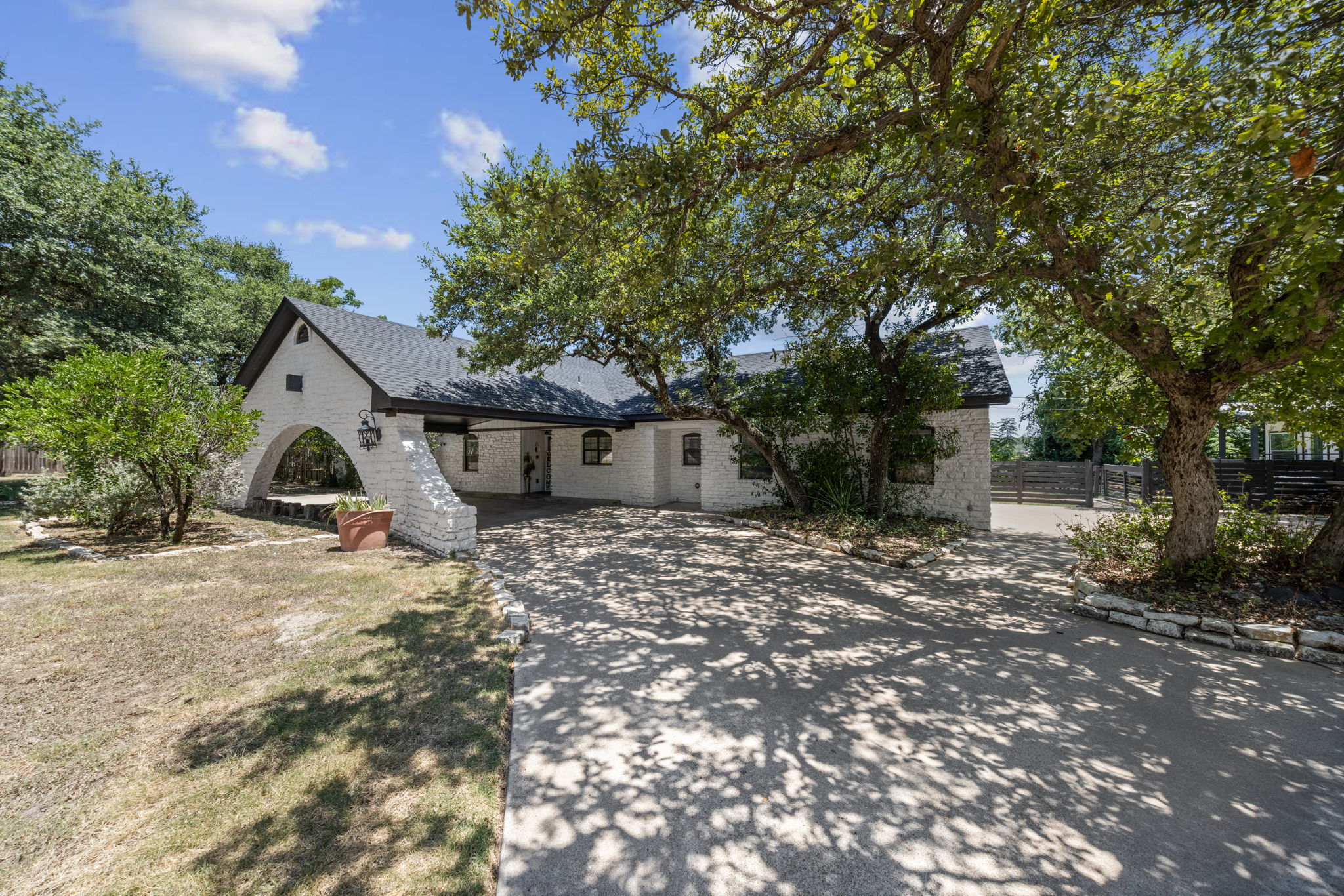 349 Arrowhead Point Rd — photo