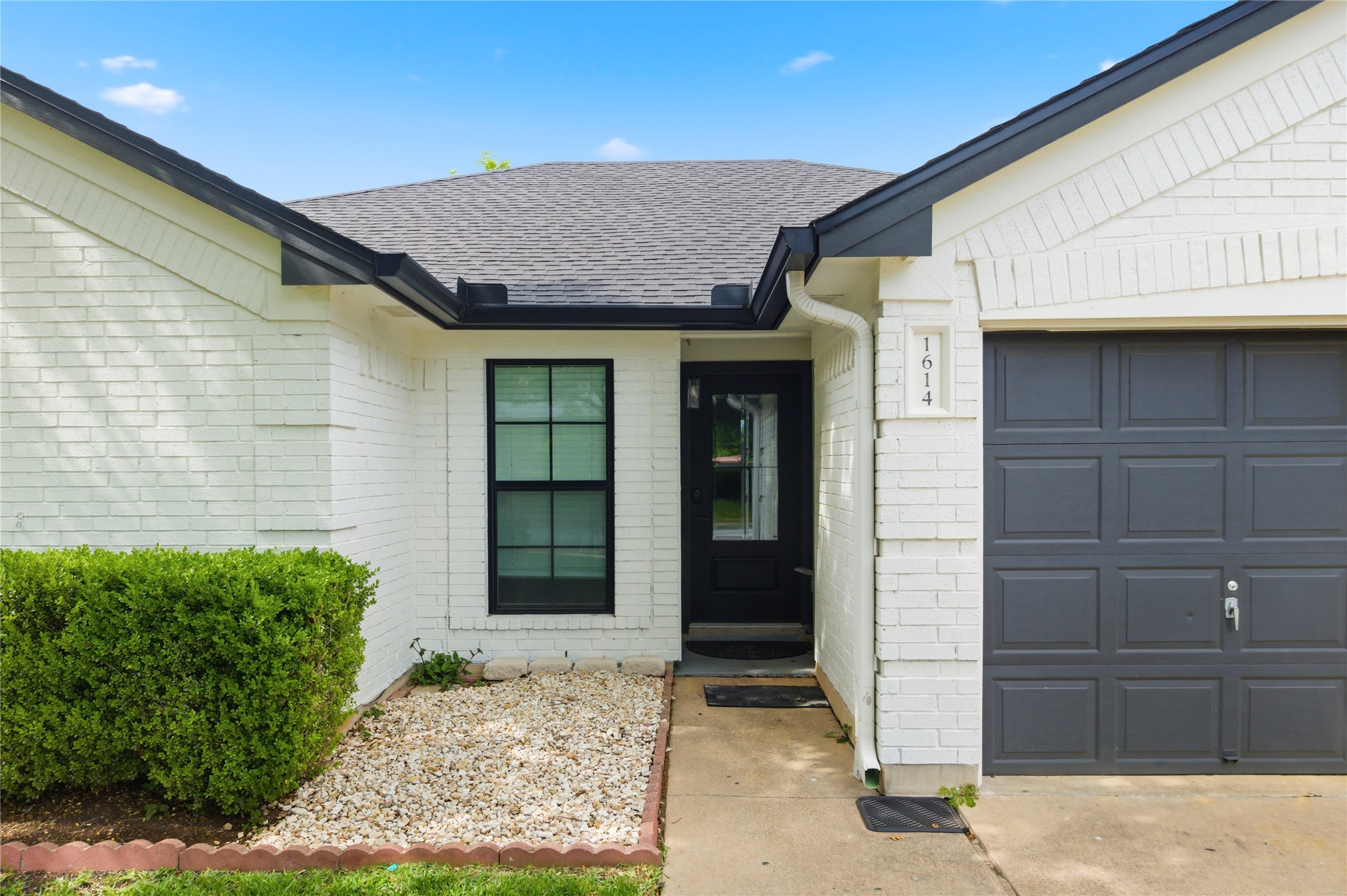 1614 Lantana Dr — photo