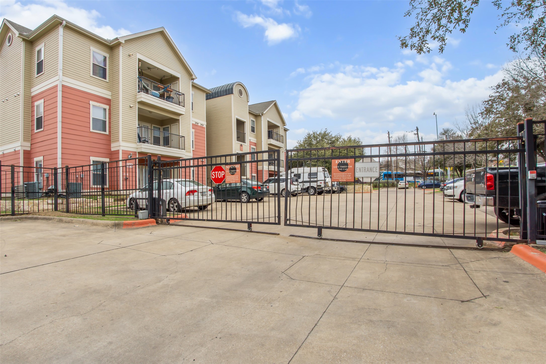 1901 Crossing Pl 3101 — photo