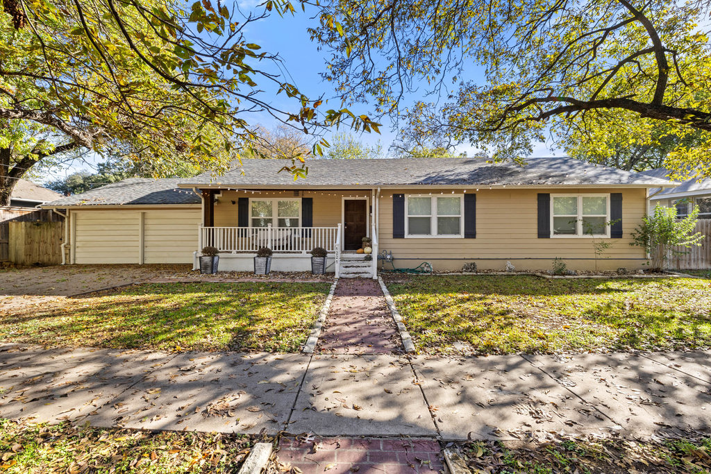 1221 S Austin Ave — photo