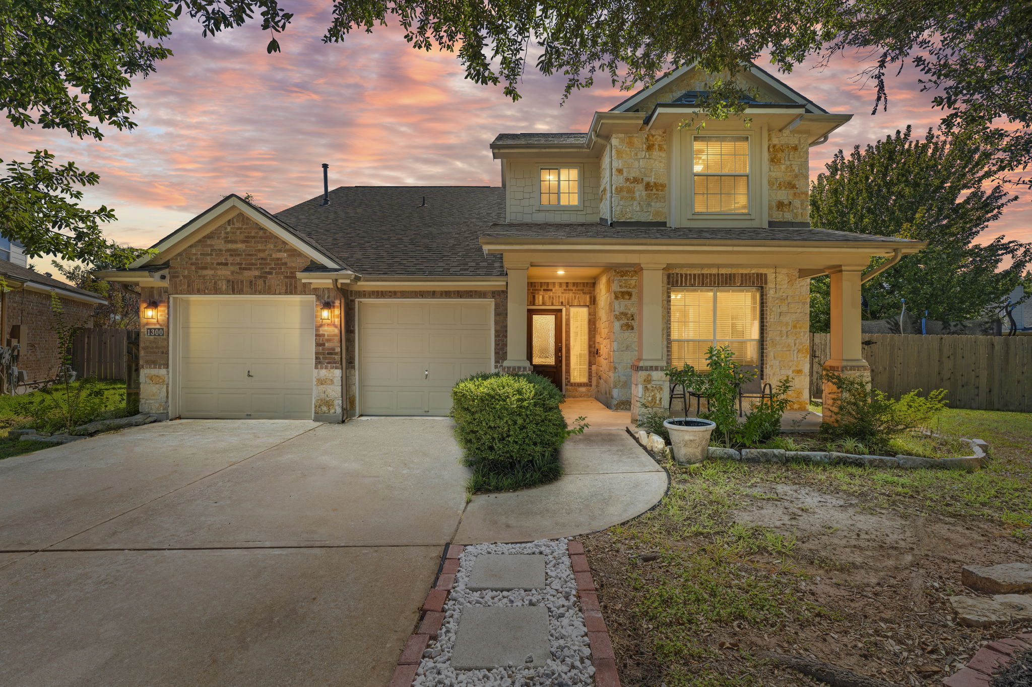 1300 Walnut CV — photo