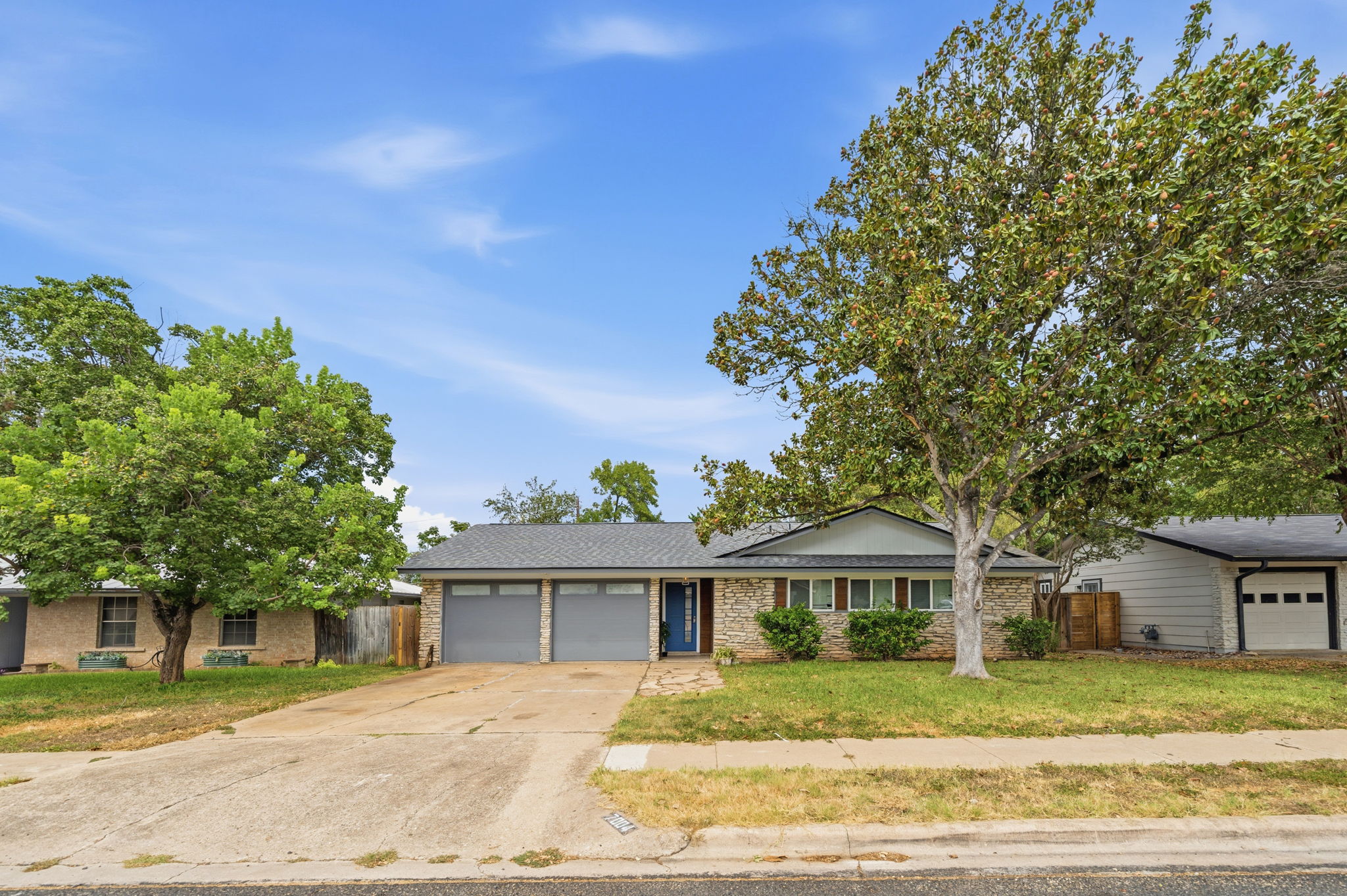 7004 Whispering Oaks Dr — photo