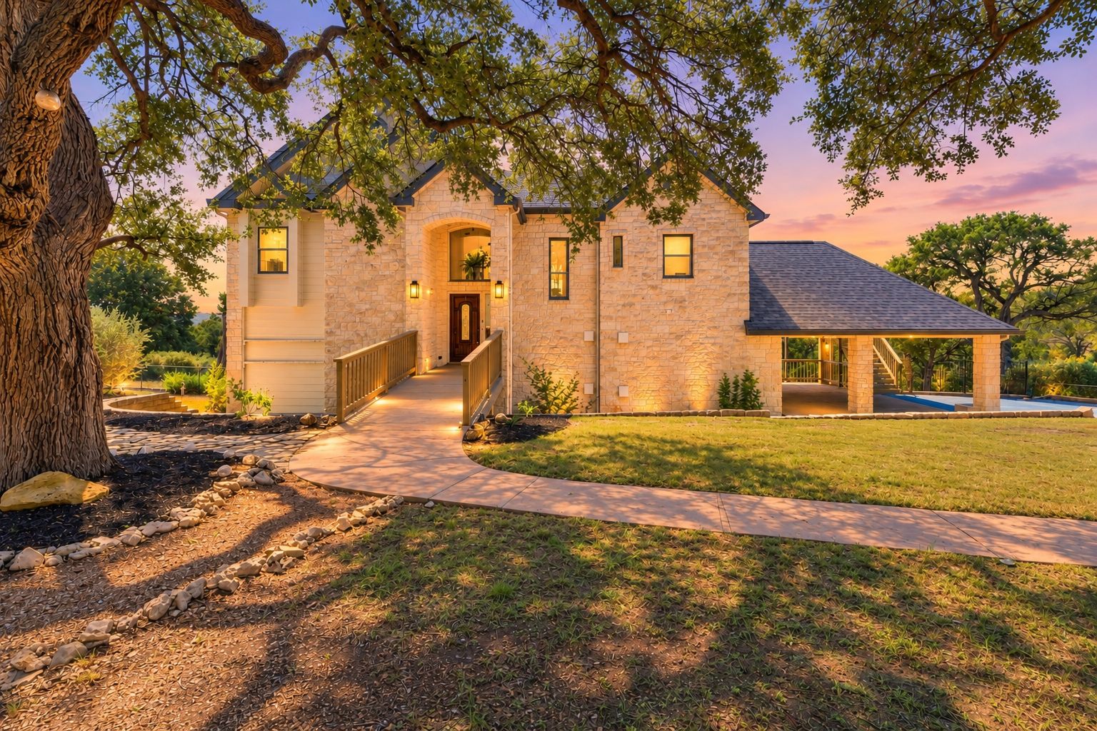 18113 Travis Dr — photo