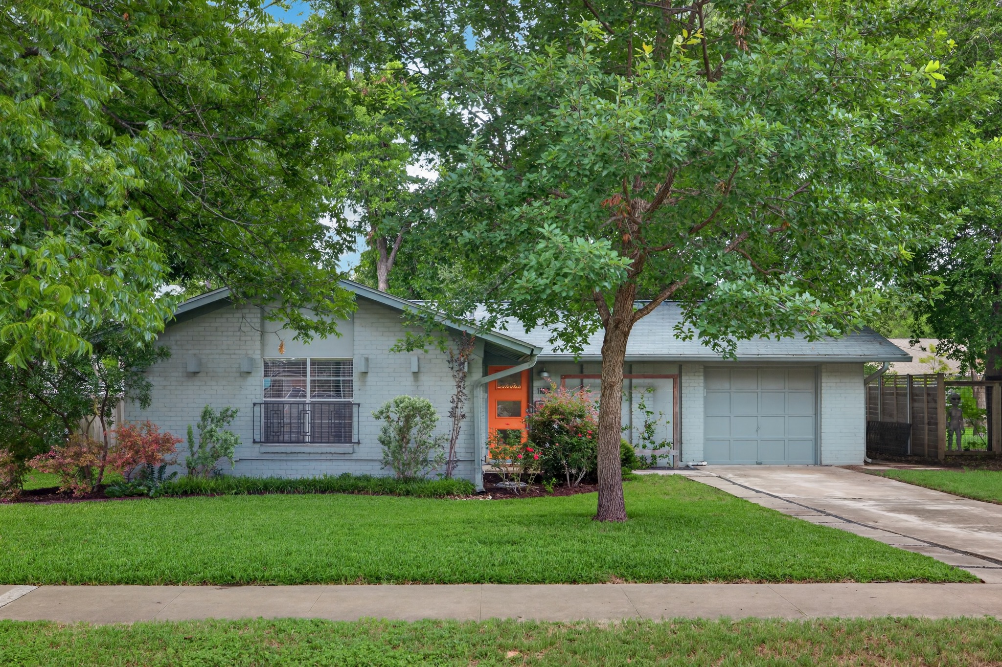 1103 Chesapeake Dr — photo