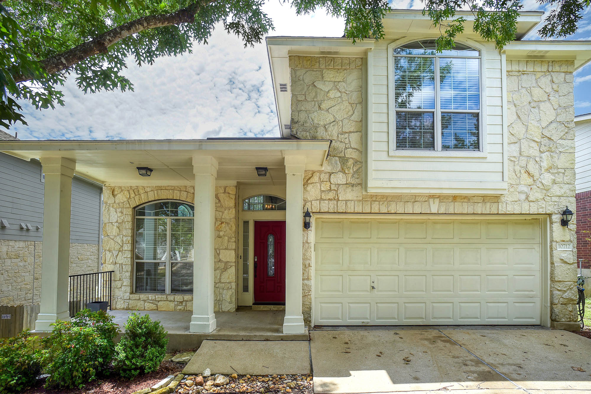 10712 Finsbury Dr — photo