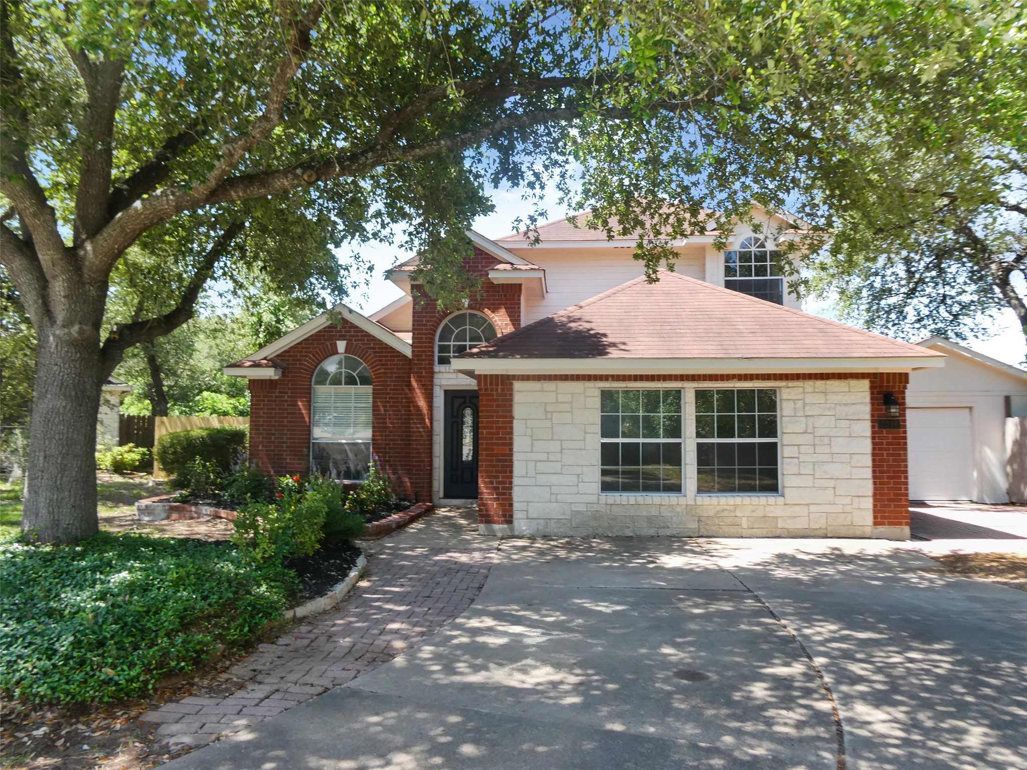 2310 Macaw Dr — photo