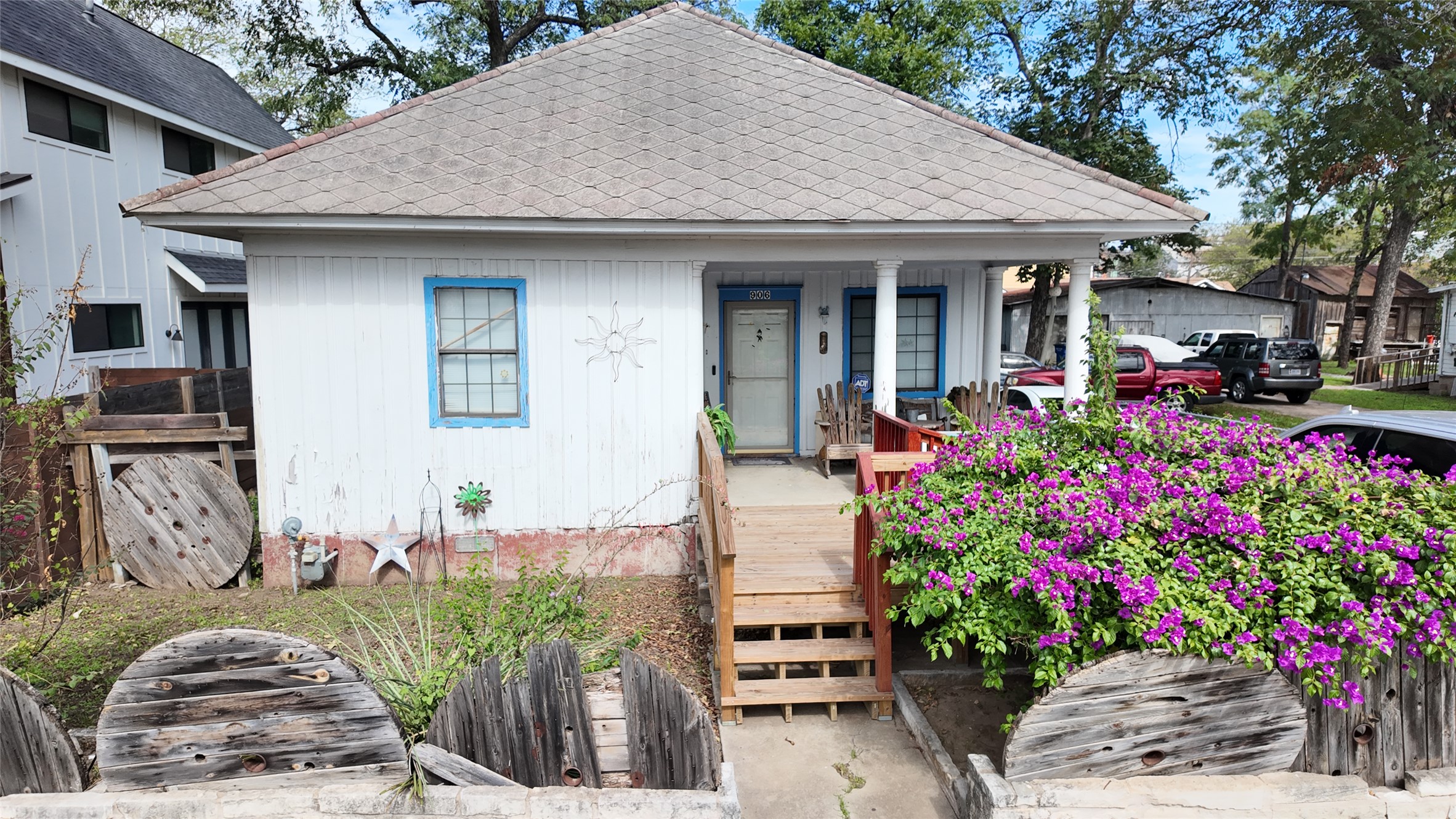 906 E 2nd Street, Austin, TX 78702
