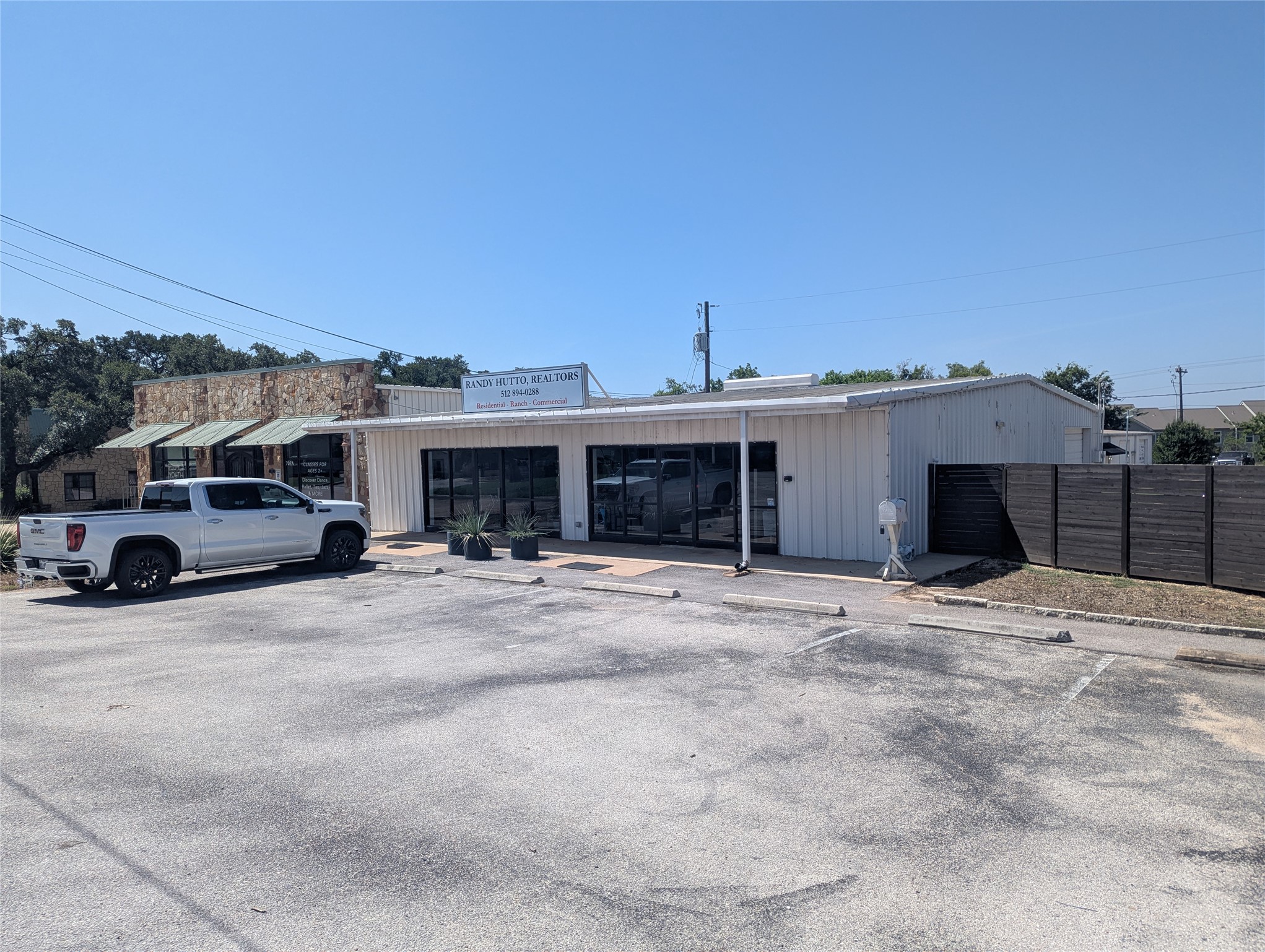 709 a & B and 711B Hwy 290 Highway — photo