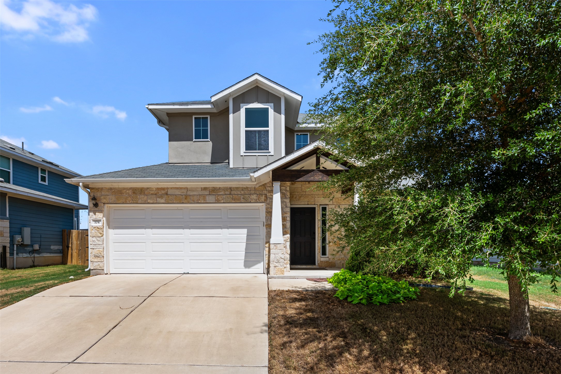 104 Cates CV — photo