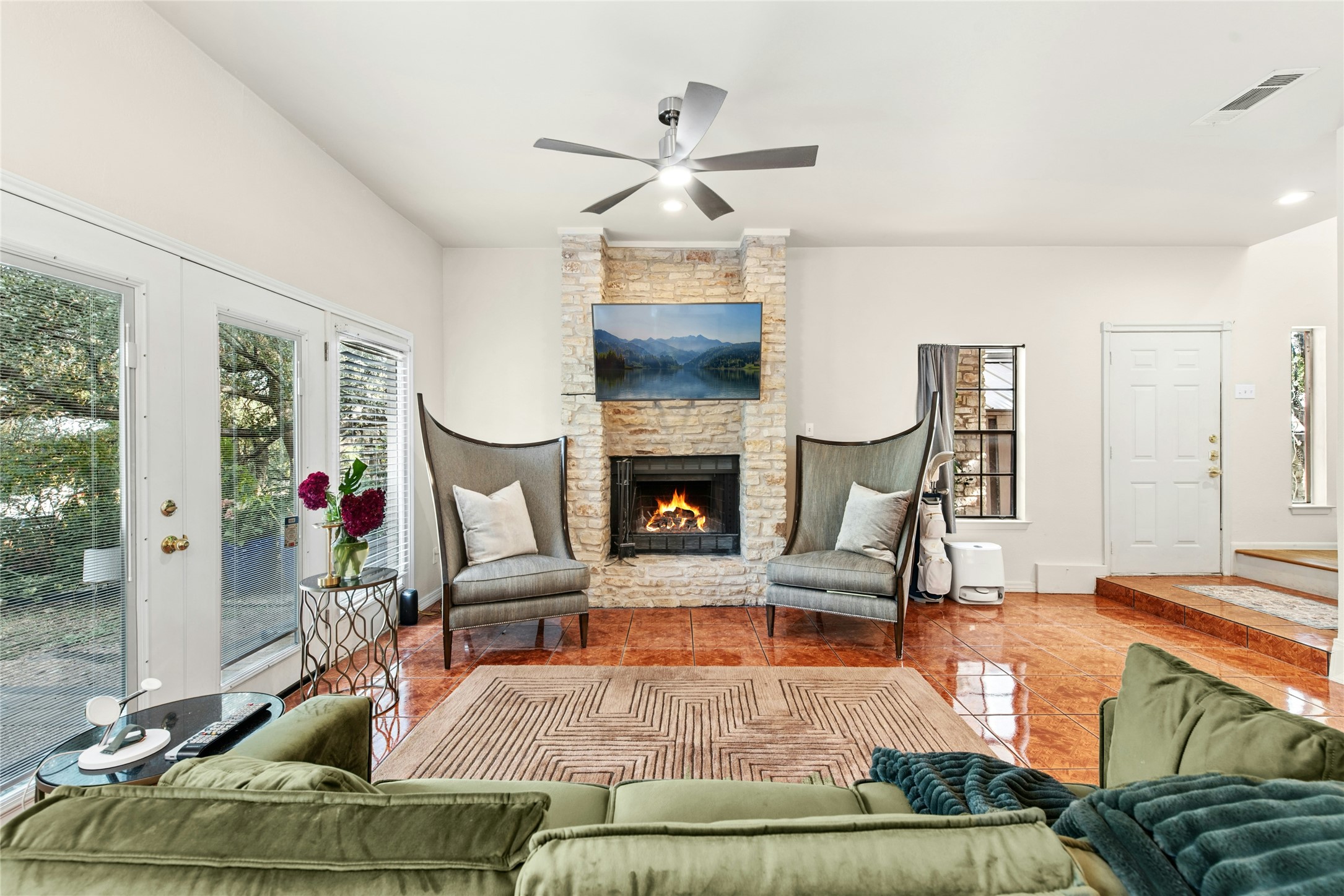 2201 Lakeway Blvd Unit 23 — photo