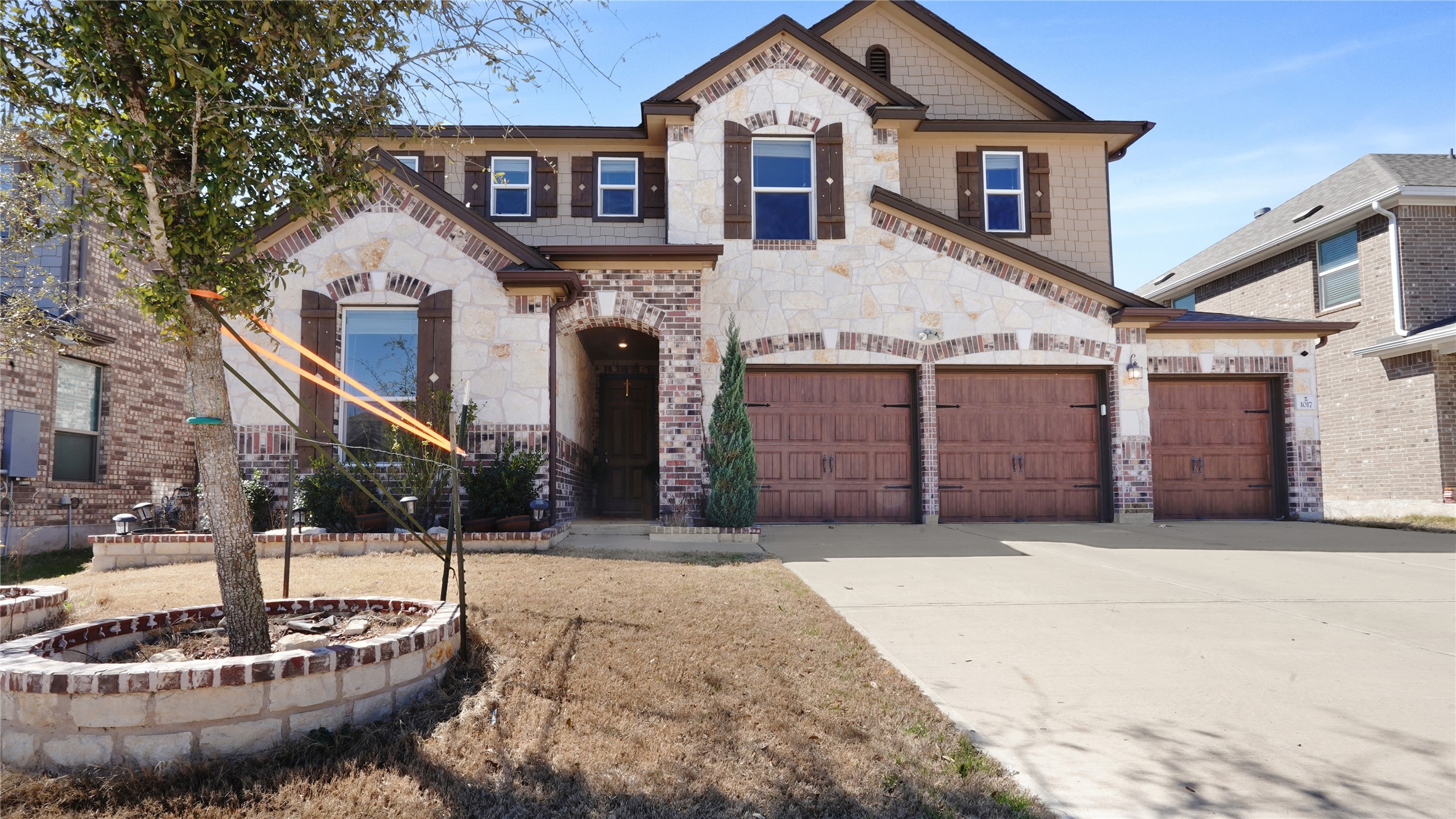 1017 Plano Ln — photo