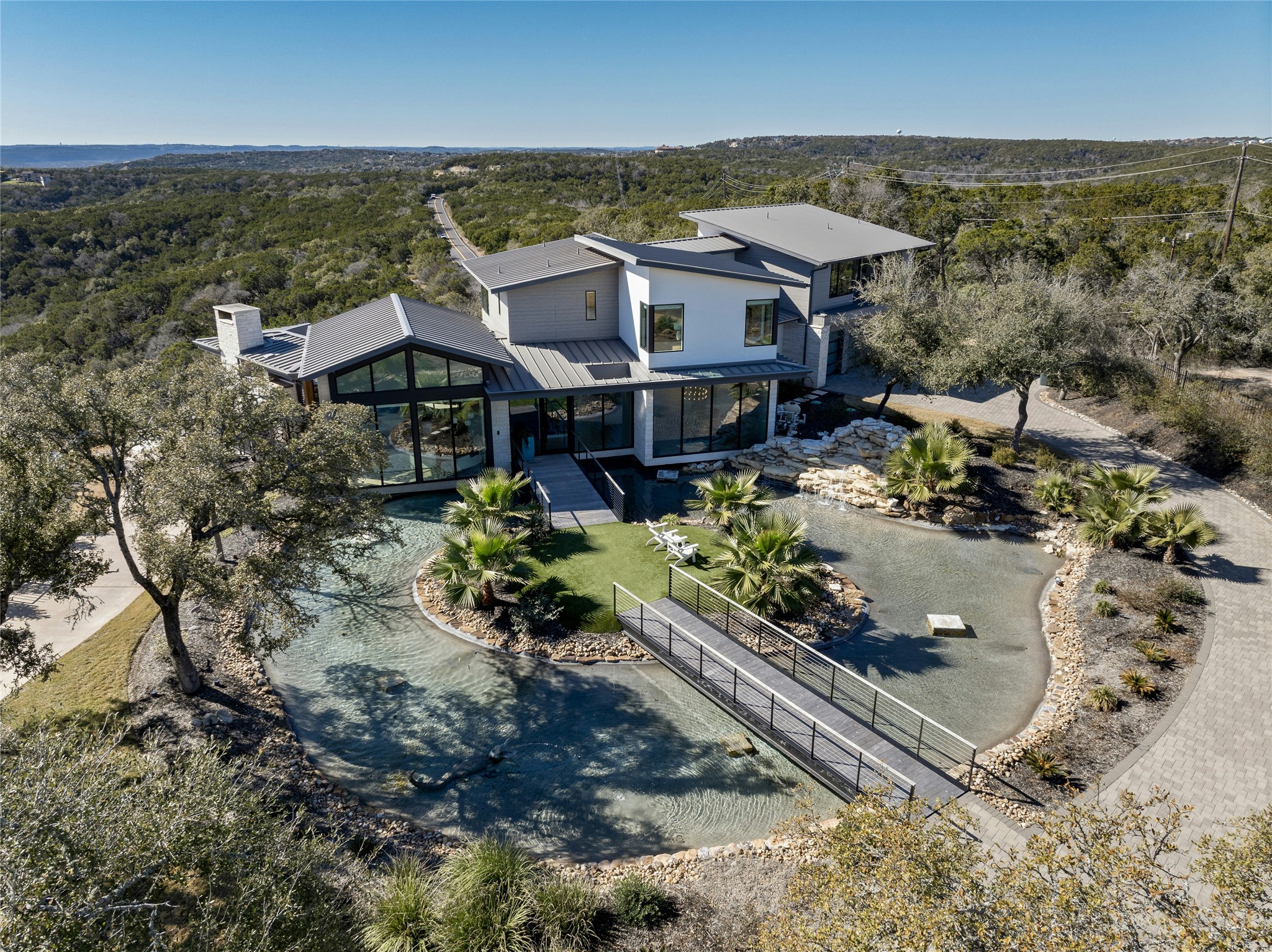 8209 Two Coves Dr — photo