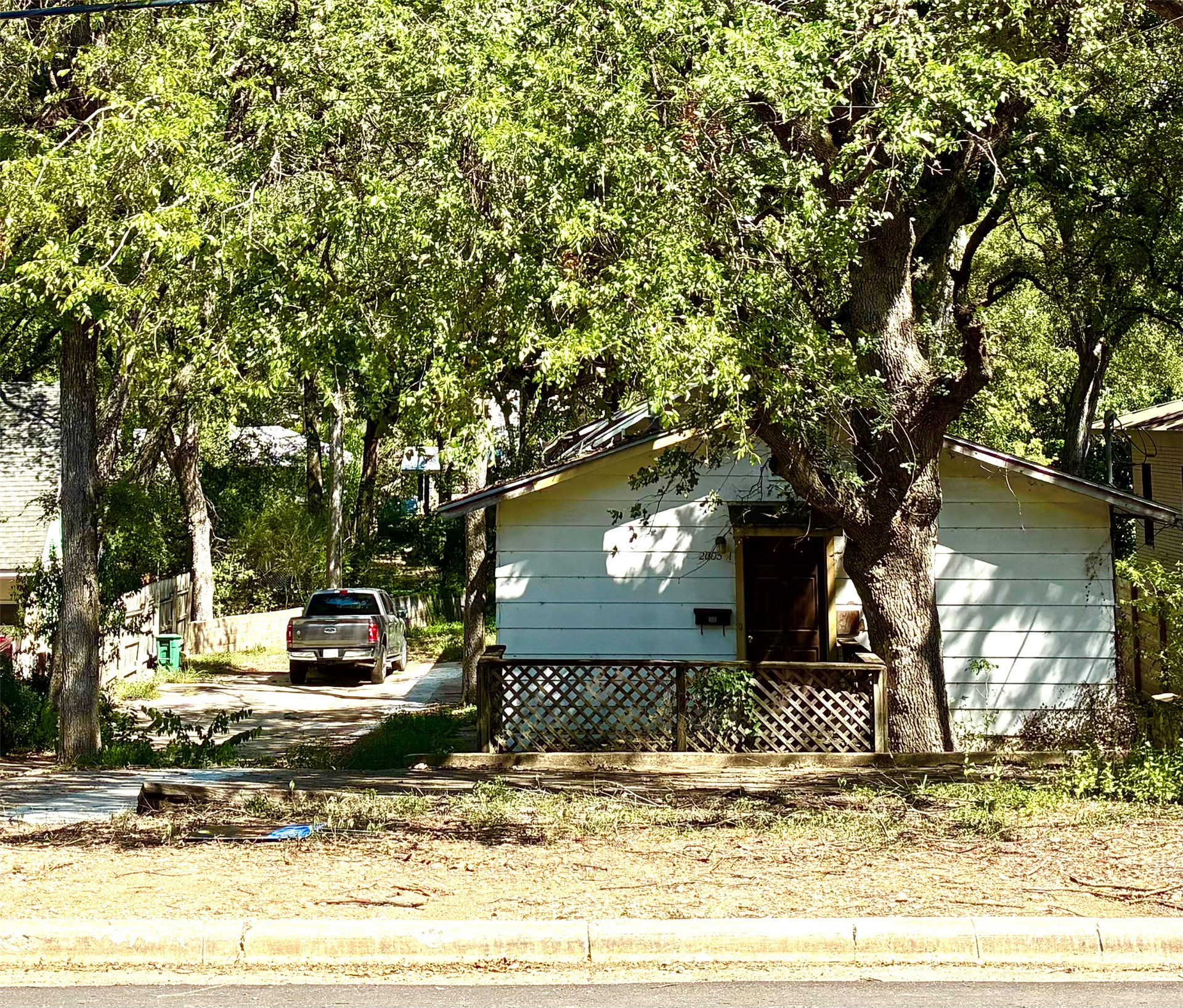 2005 Sharon Ln — photo