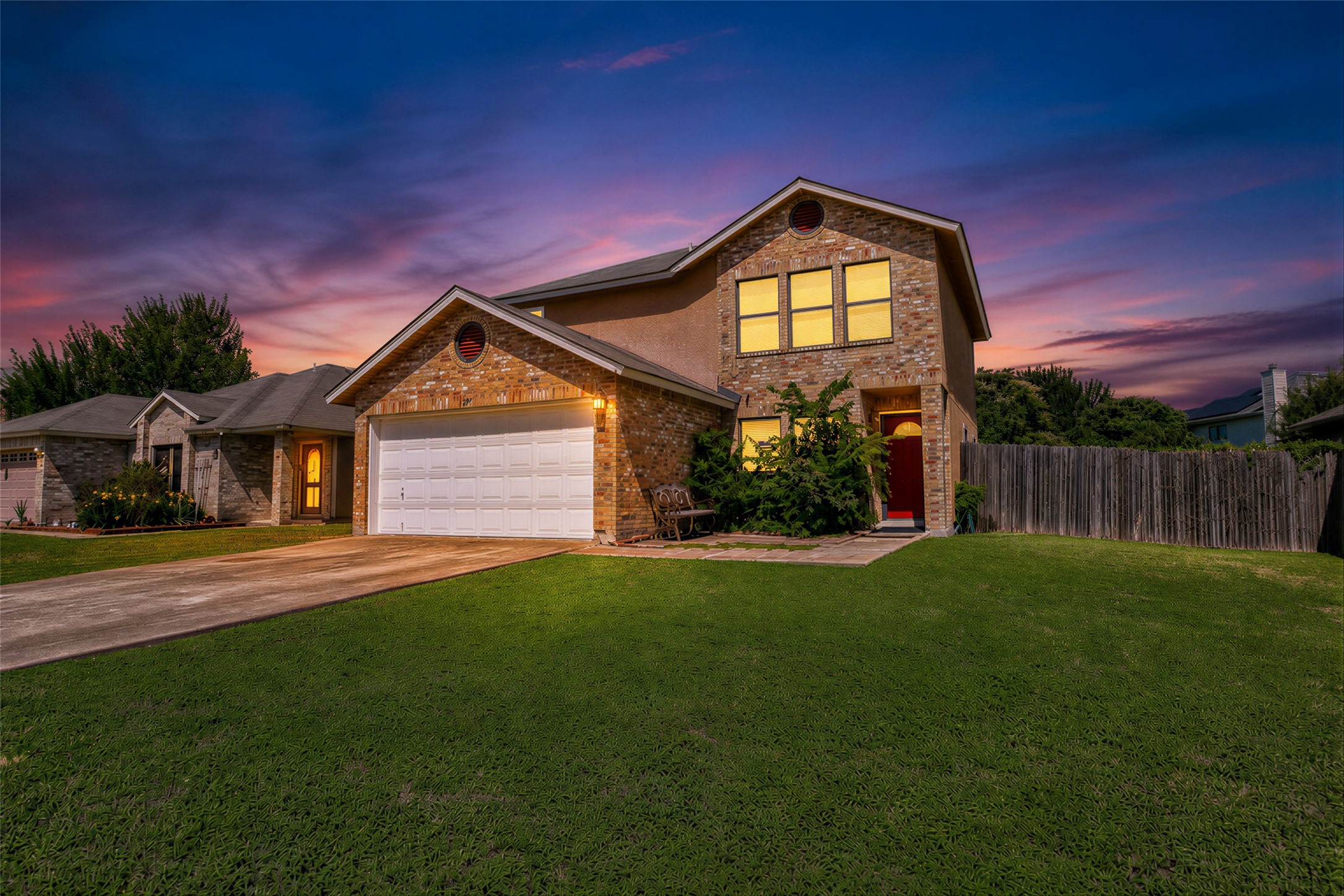 1347 Lakeside Loop — photo