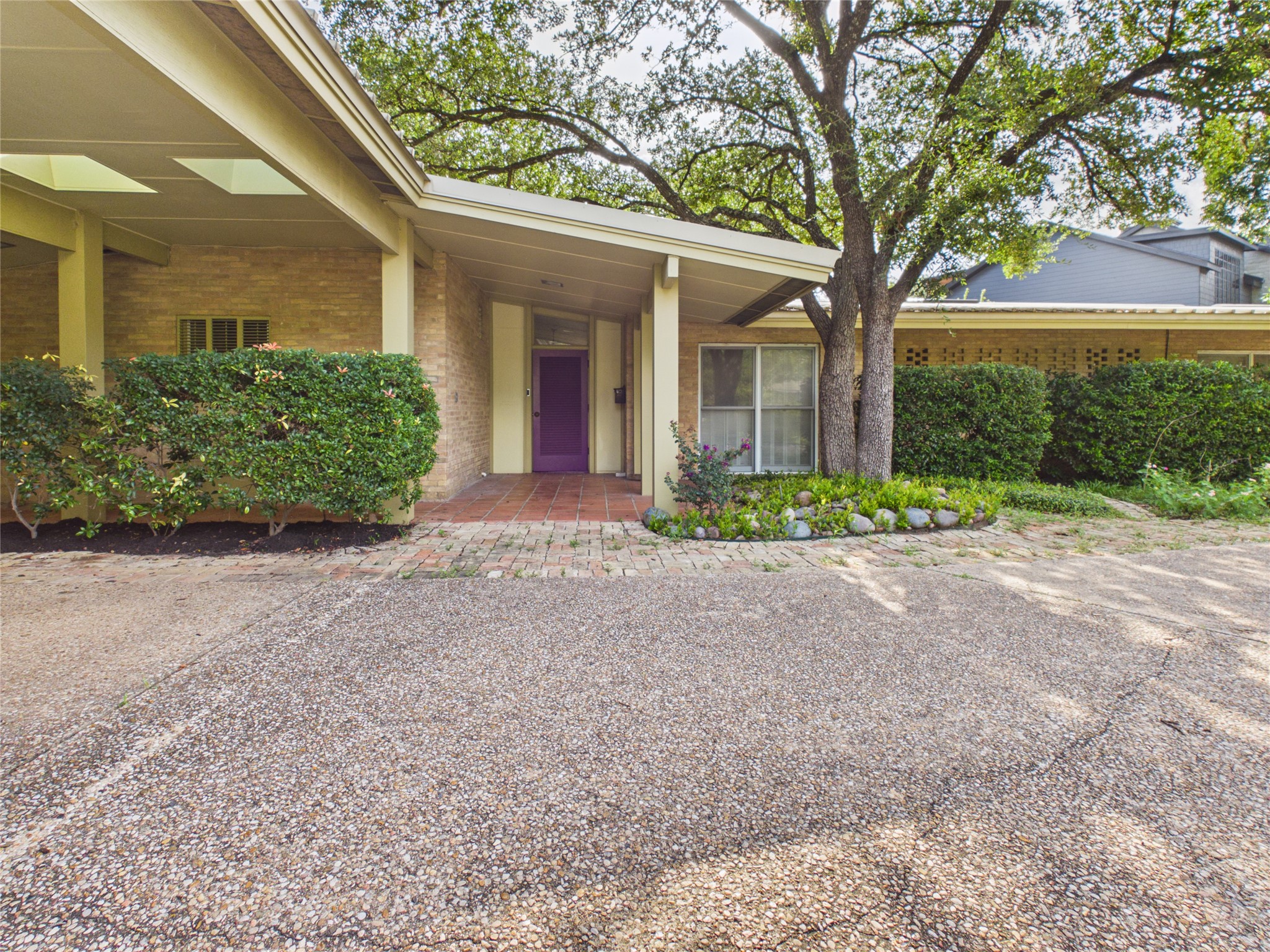 1202 Belmont Pkwy — photo