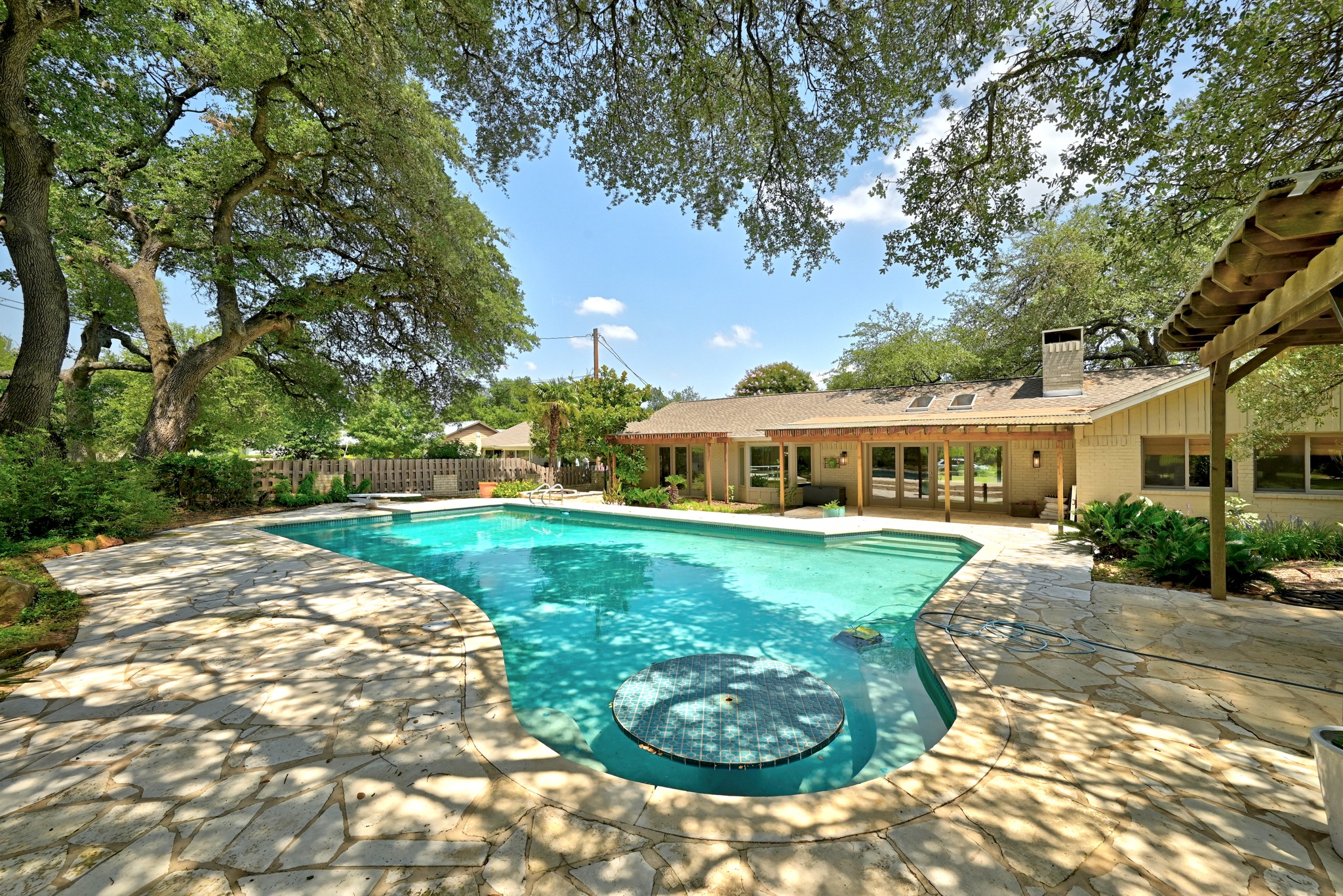 8608 Crest Ridge Cir — photo