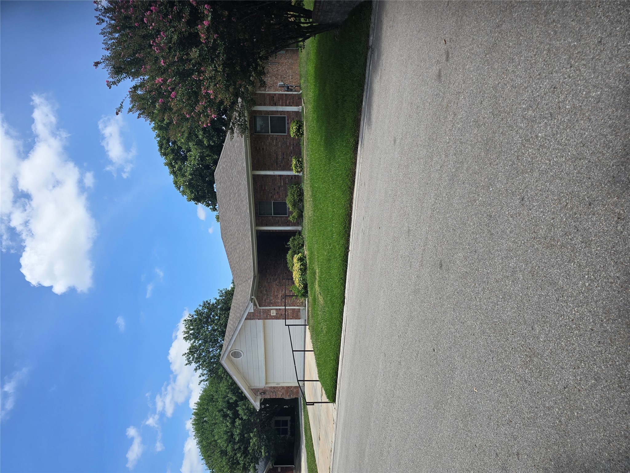 711 Beachwood Rd — photo