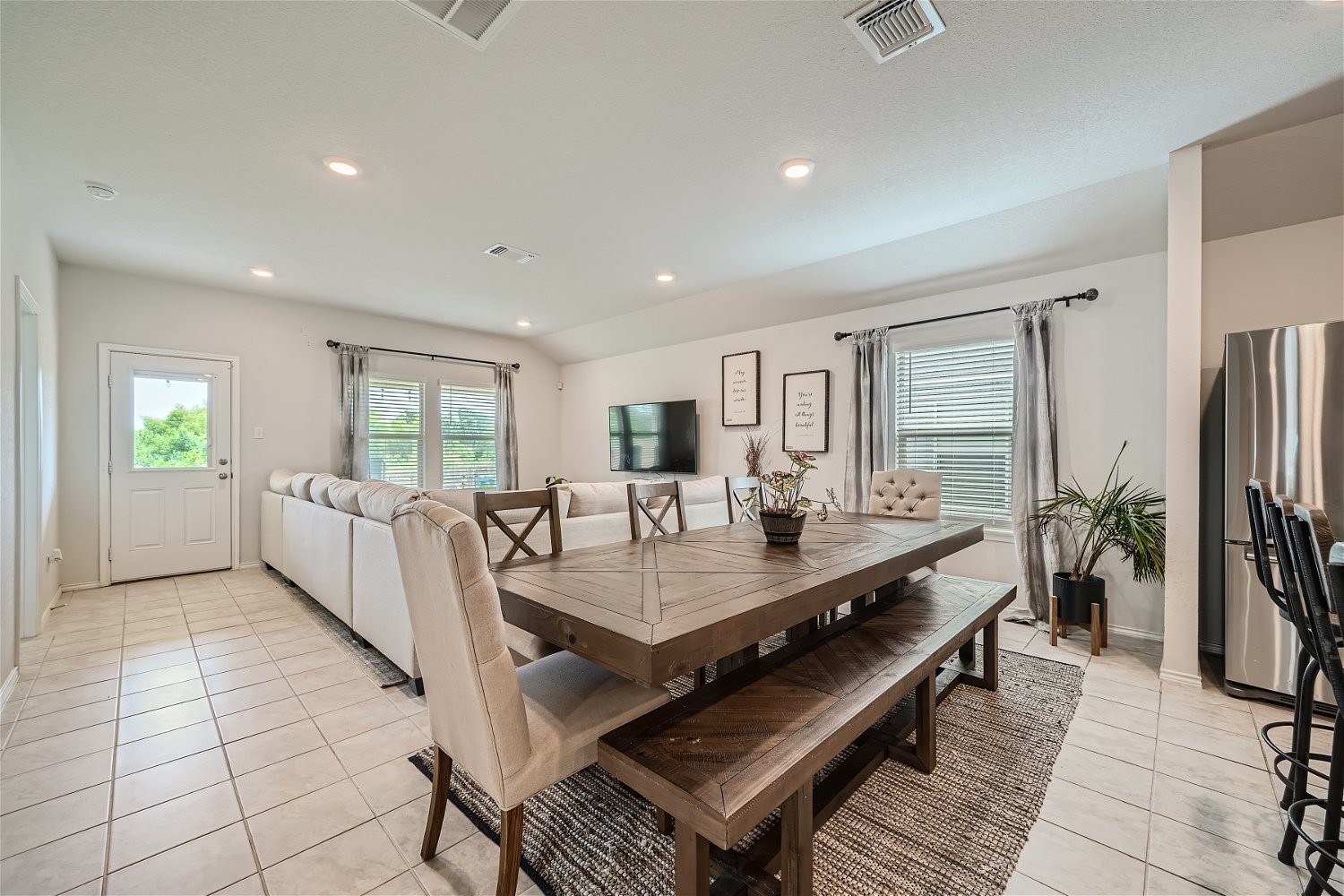 717 Taggart Trl — photo