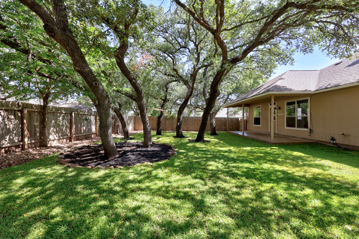 1605 Azalea Dr — photo