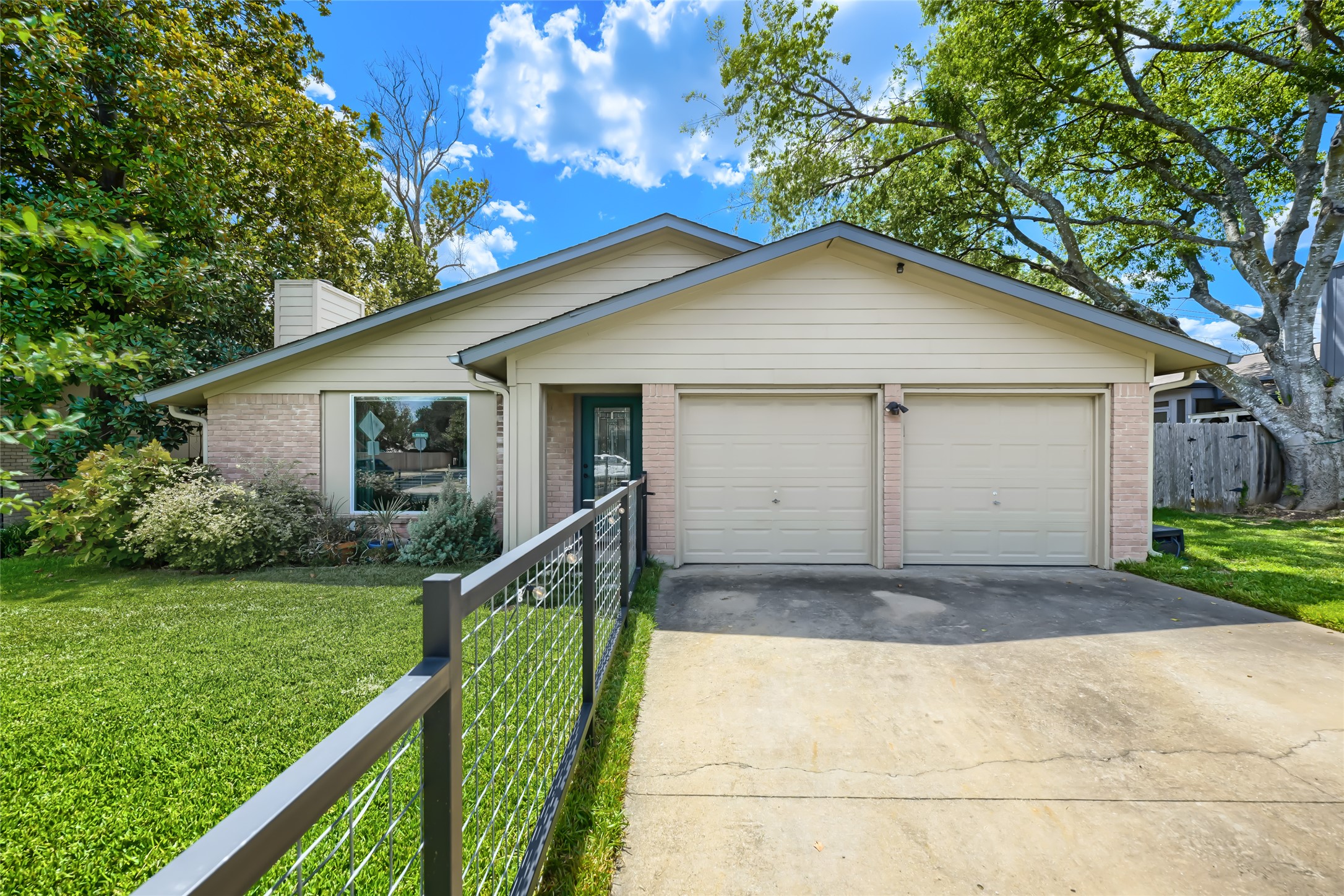 215 Cloudview Drive, Austin, TX 78745 — photo 2