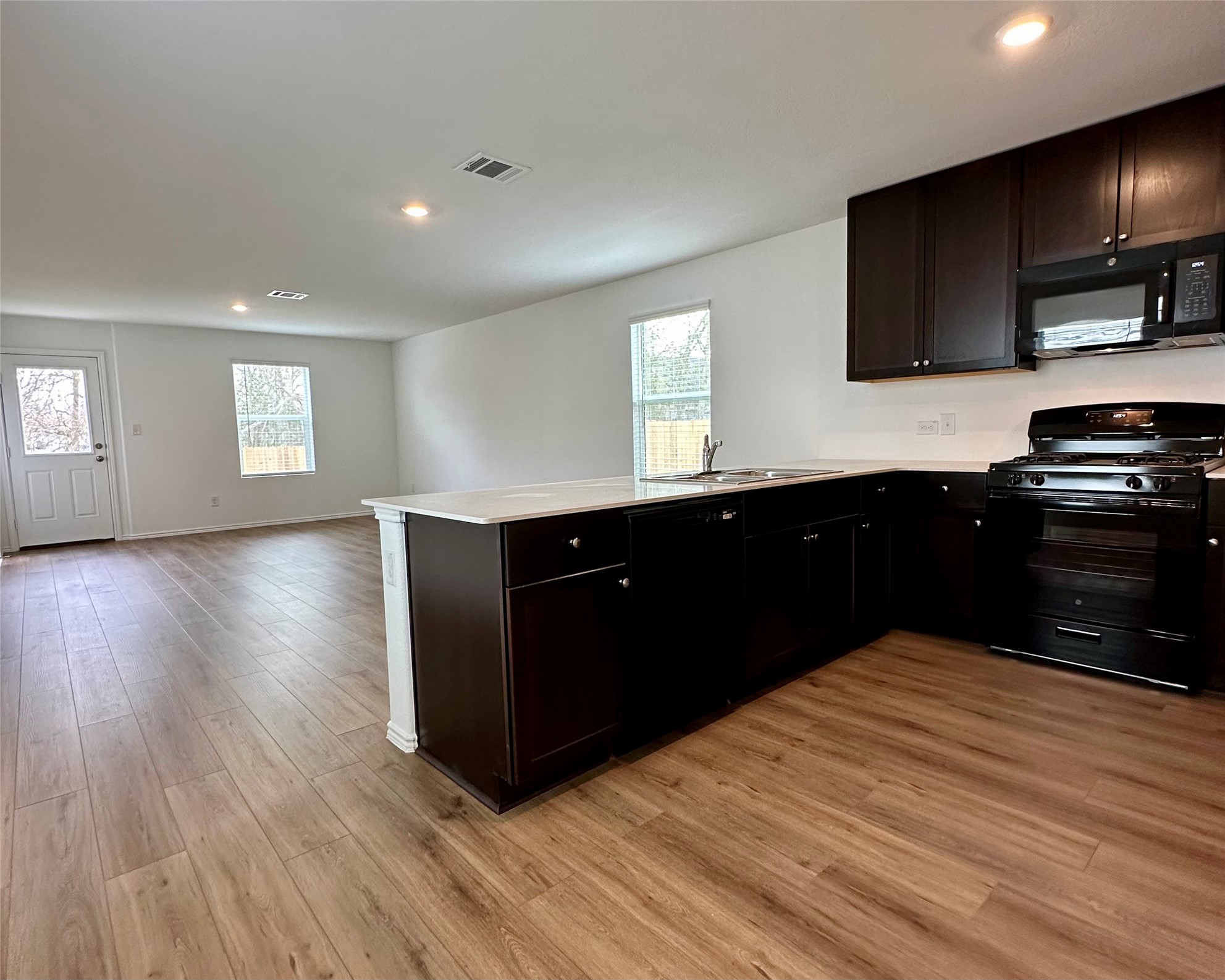 53 Trinity Cir — photo