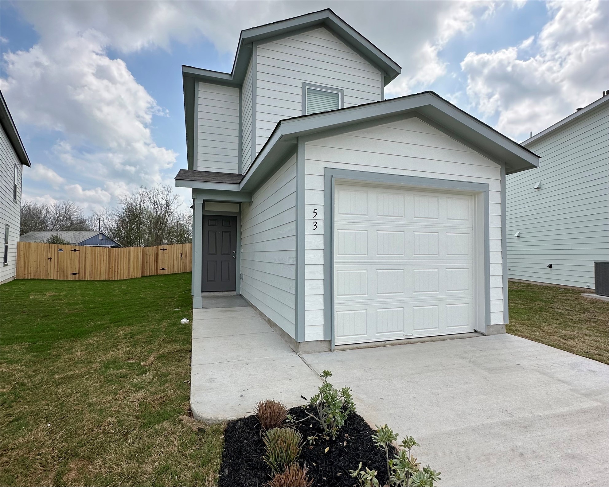 53 Trinity Circle, Lockhart, TX 78644 — photo 2